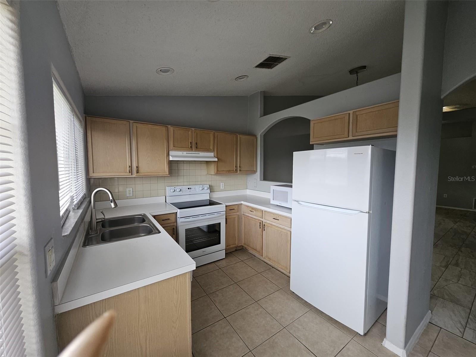 Image 8 of 17 For 13438 Fairway Glen Drive 202