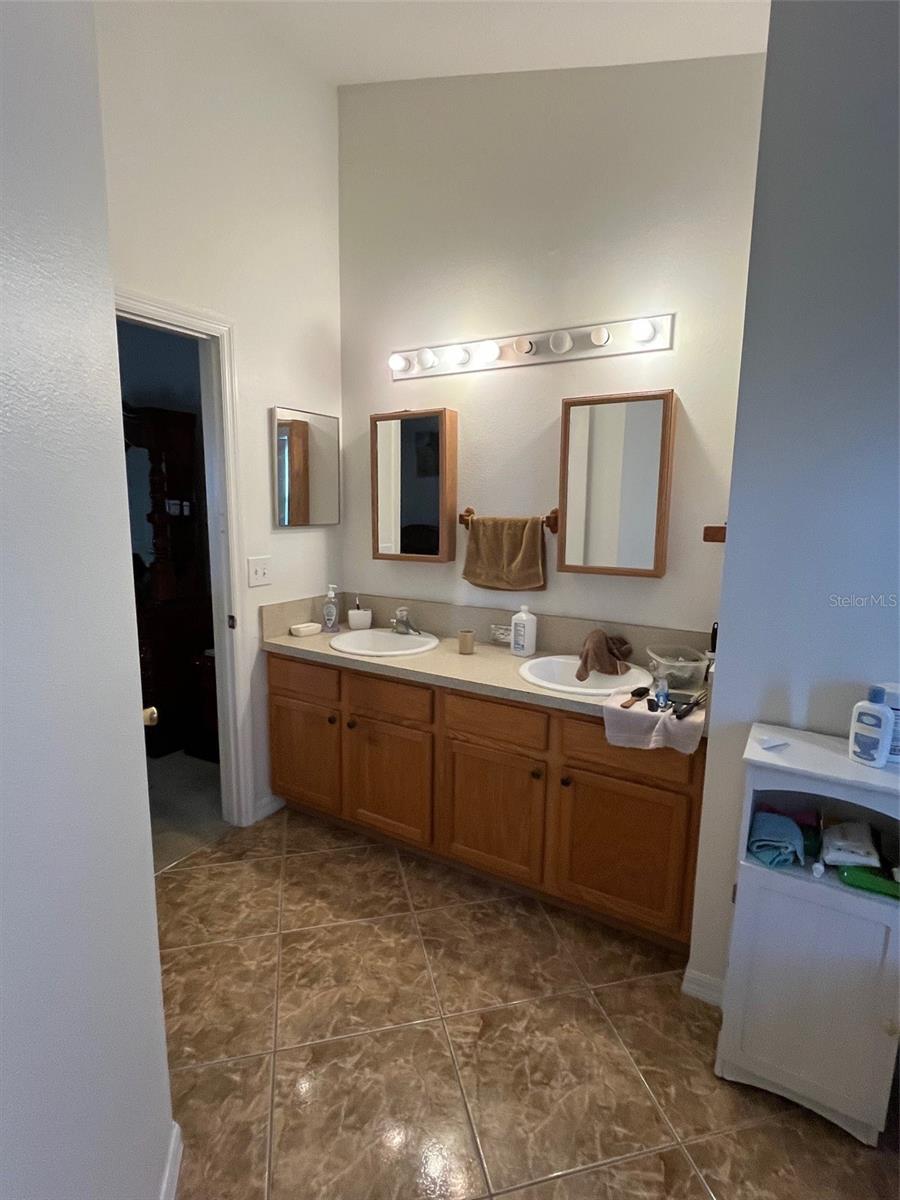Image 11 of 19 For 230 Halstead Drive