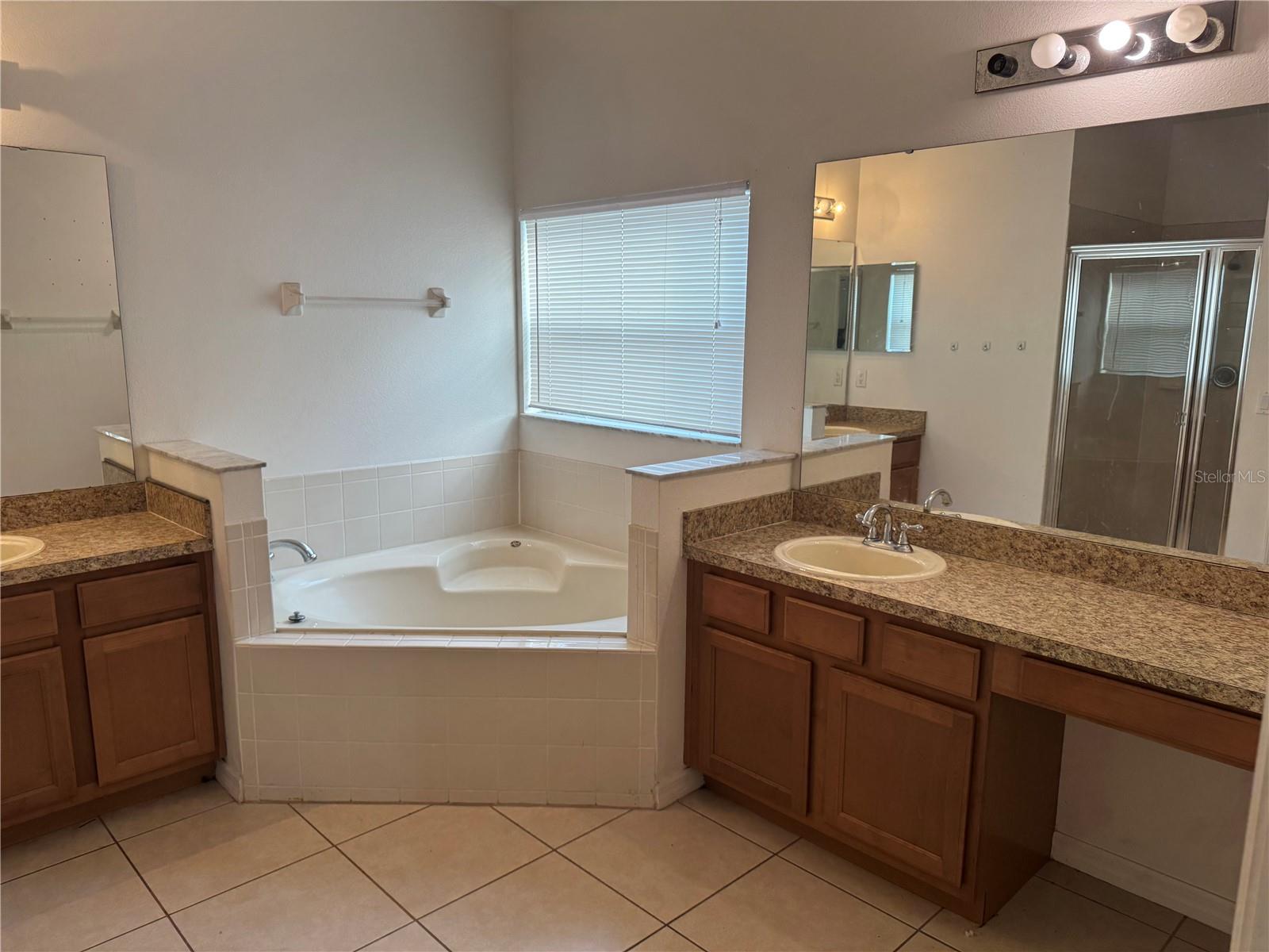 Image 10 of 26 For 2550 Bella Vista Drive