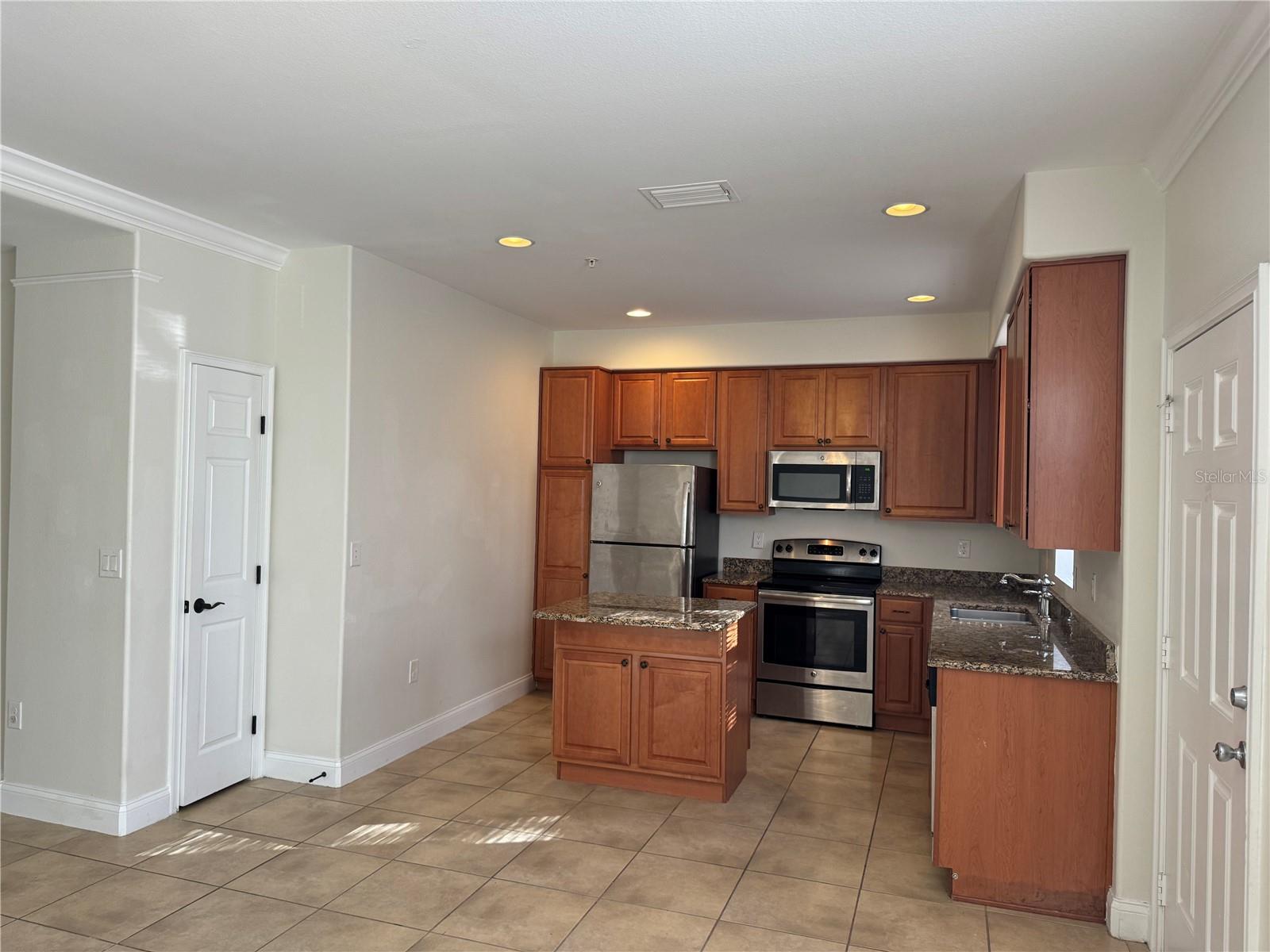 Image 13 of 26 For 2550 Bella Vista Drive