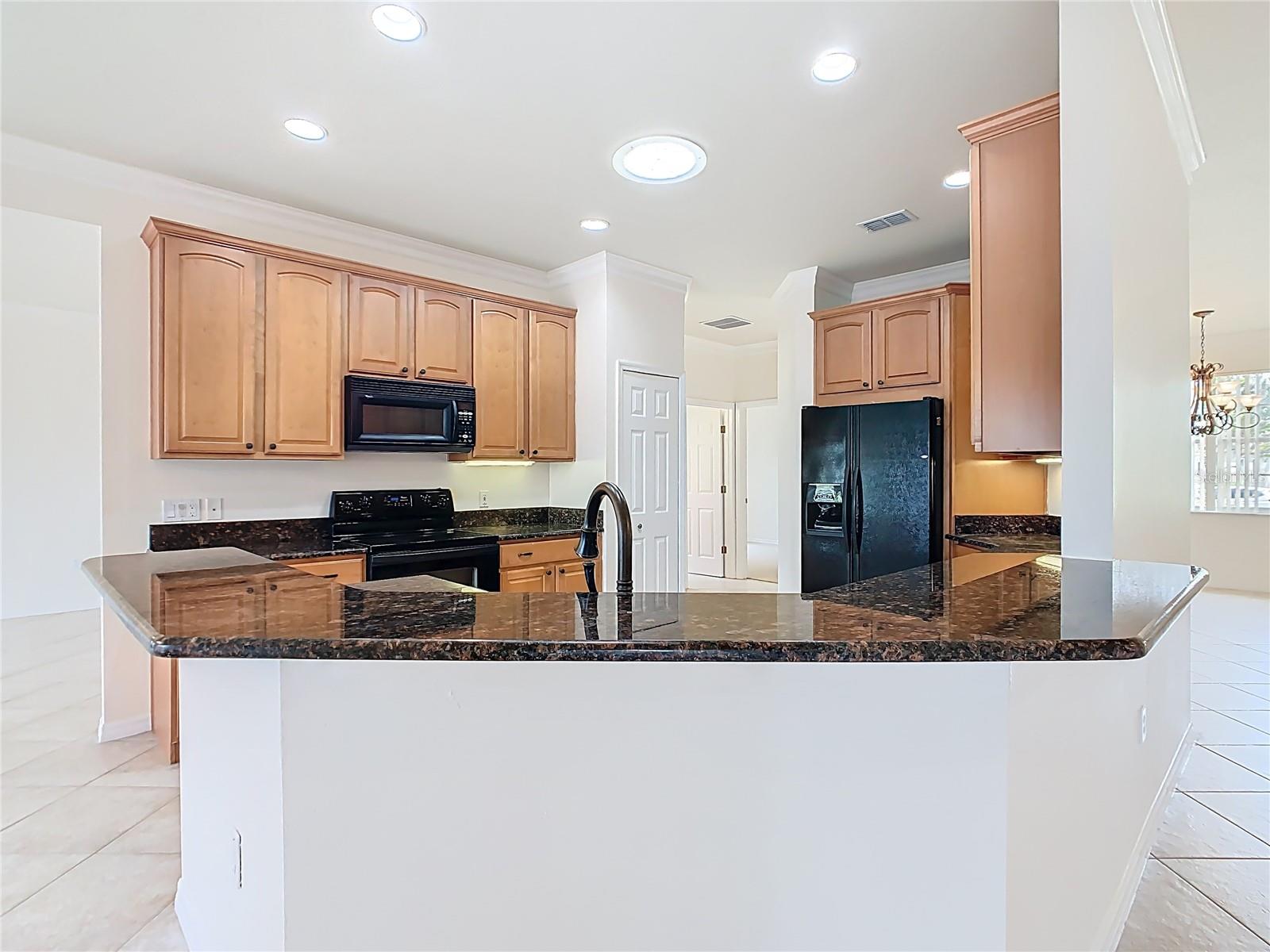 Image 16 of 67 For 644 Shorehaven Drive