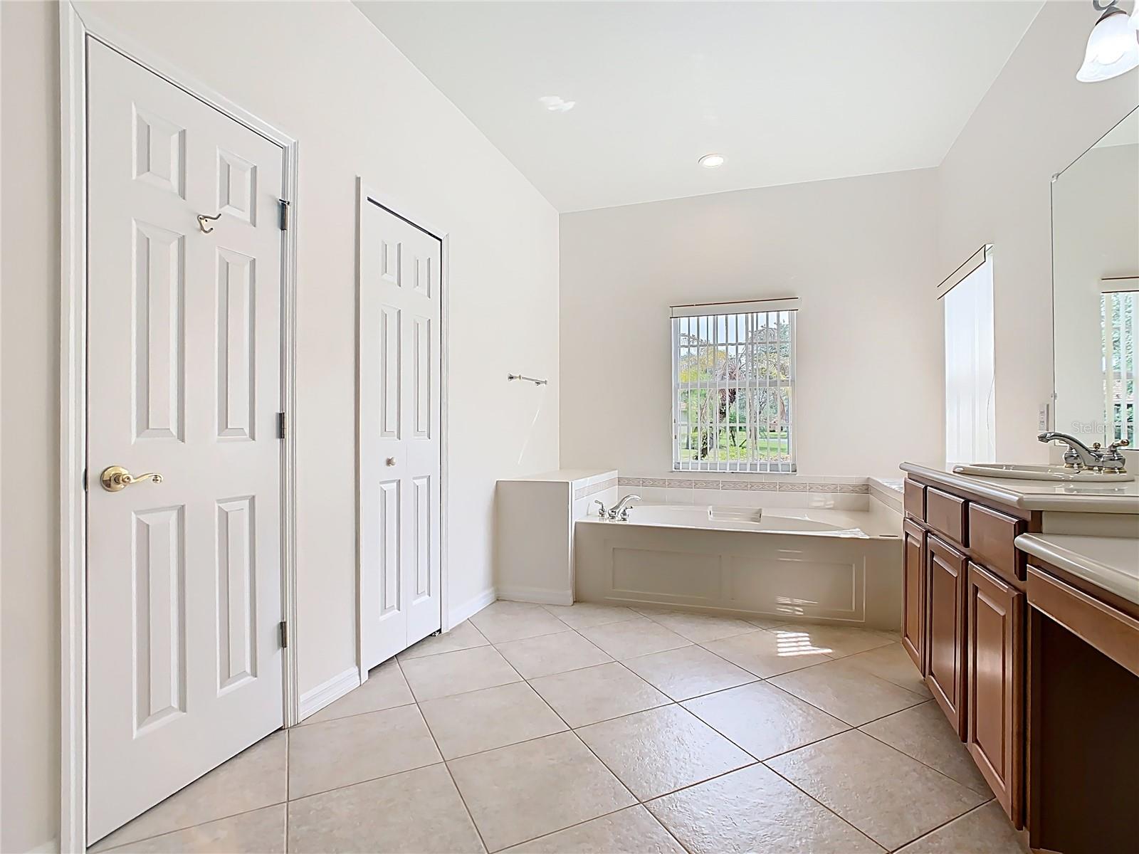 Image 42 of 67 For 644 Shorehaven Drive
