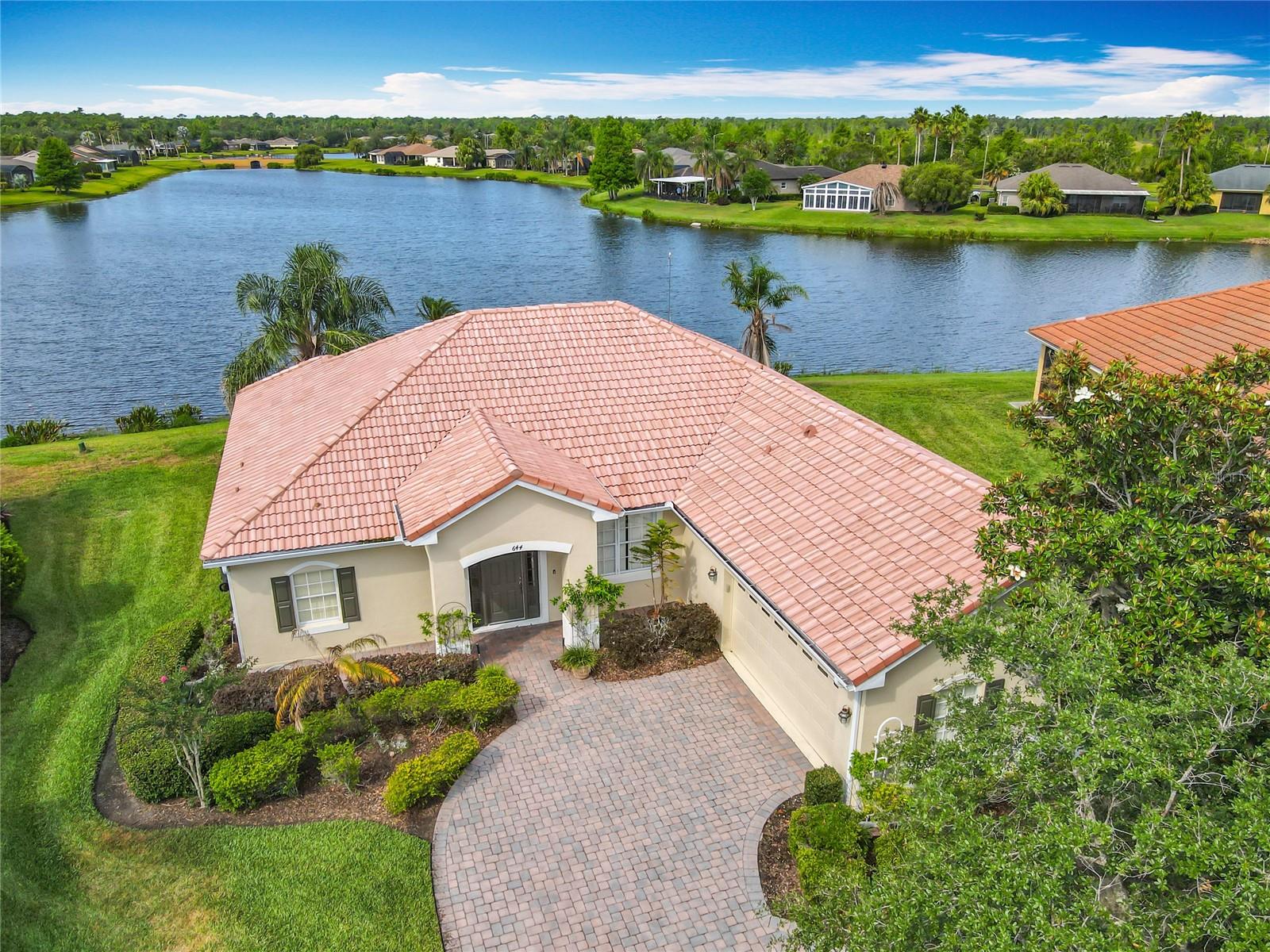 Image 5 of 67 For 644 Shorehaven Drive