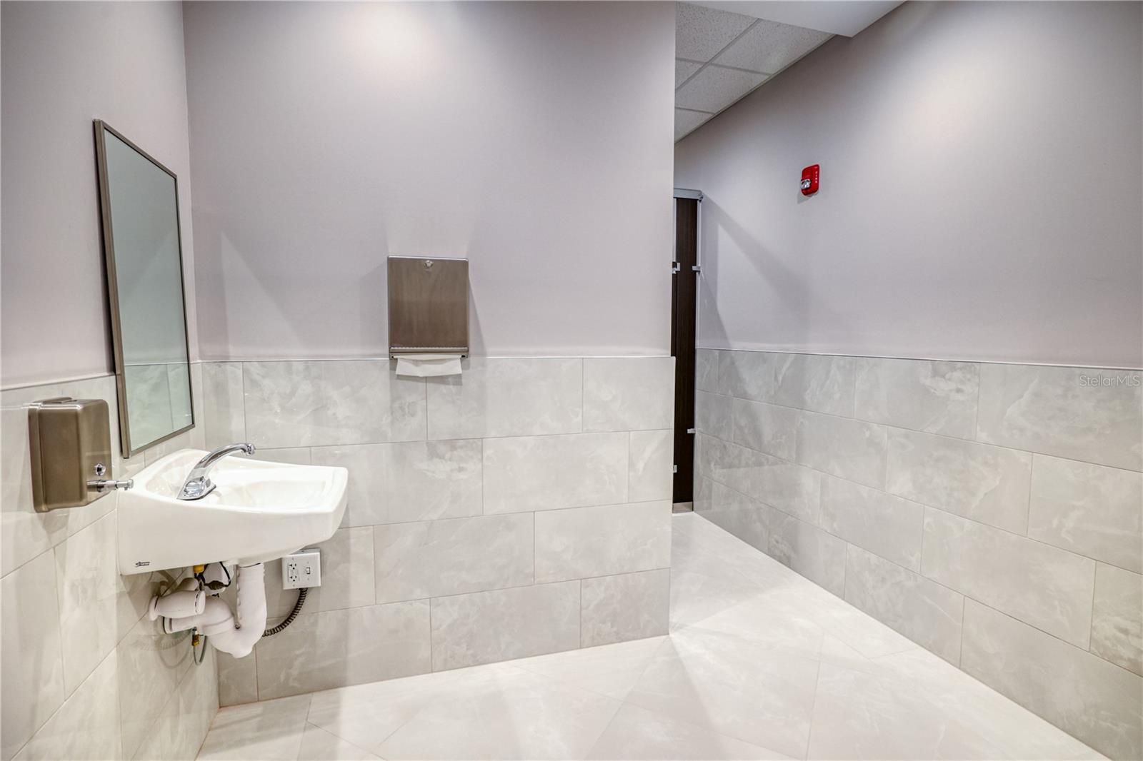 Image 19 of 38 For 13550 Village Park Drive Ge