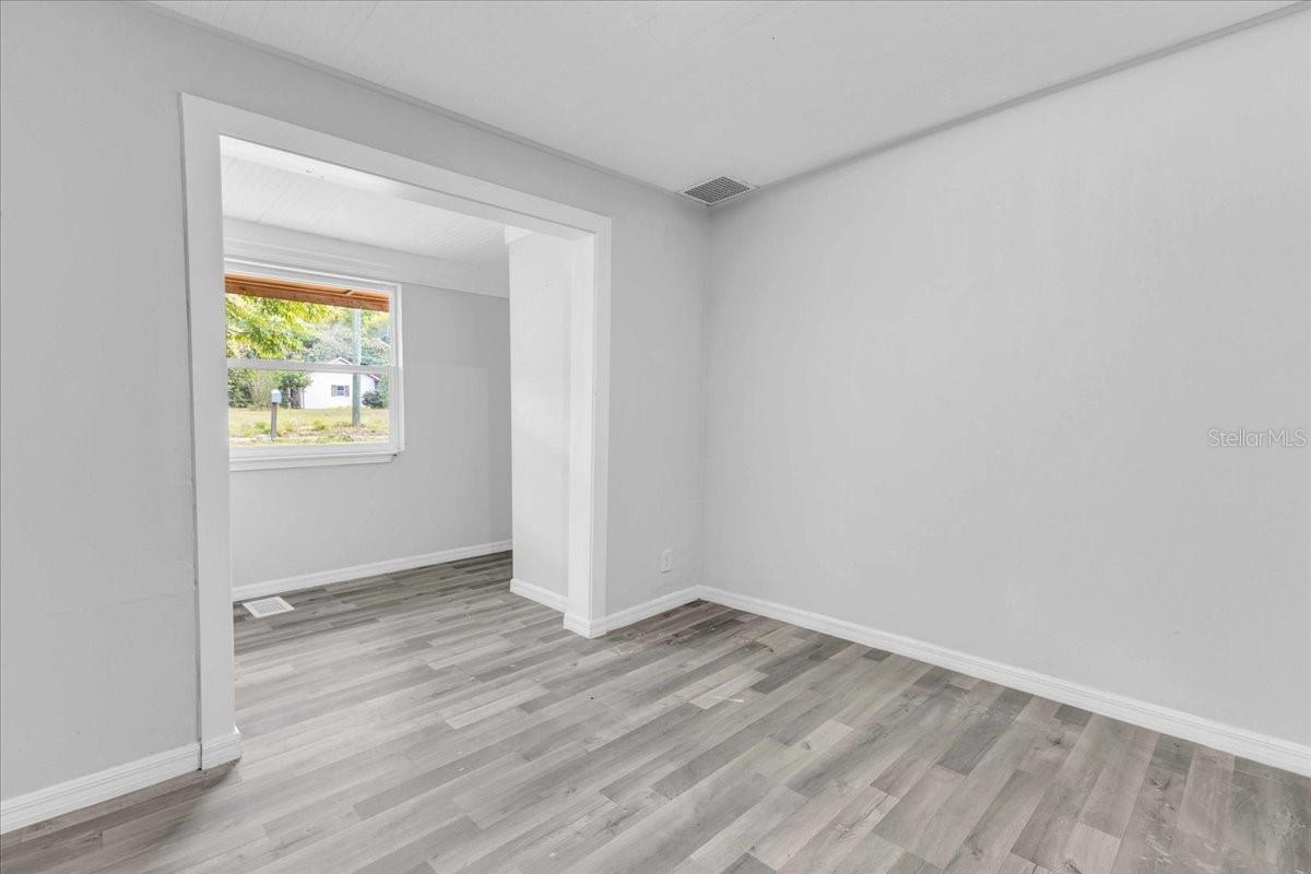 Image 14 of 28 For 460 Rose Street