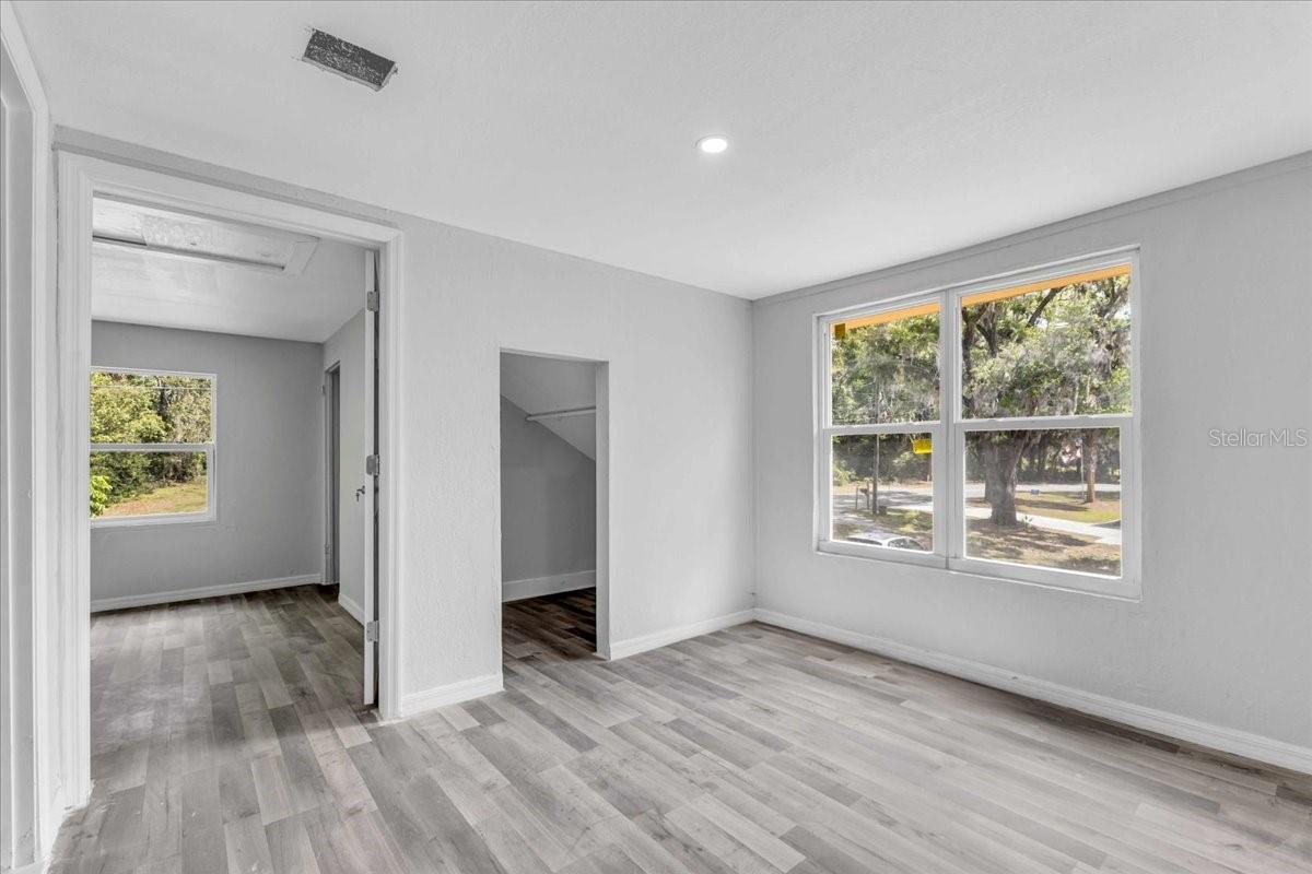 Image 17 of 28 For 460 Rose Street