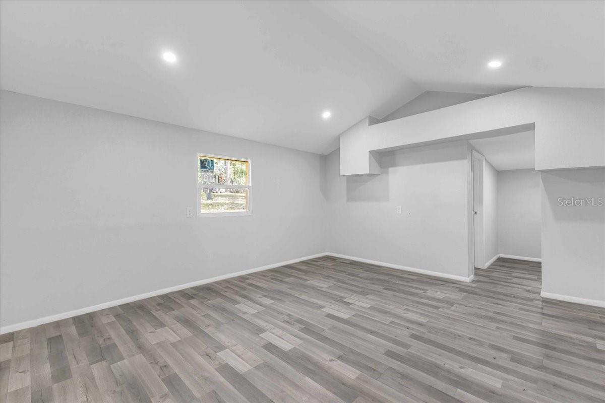 Image 22 of 28 For 460 Rose Street