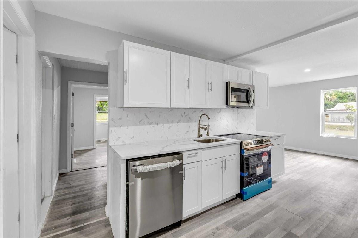 Image 6 of 28 For 460 Rose Street