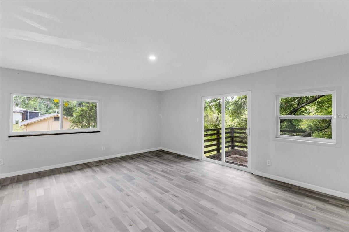 Image 8 of 28 For 460 Rose Street