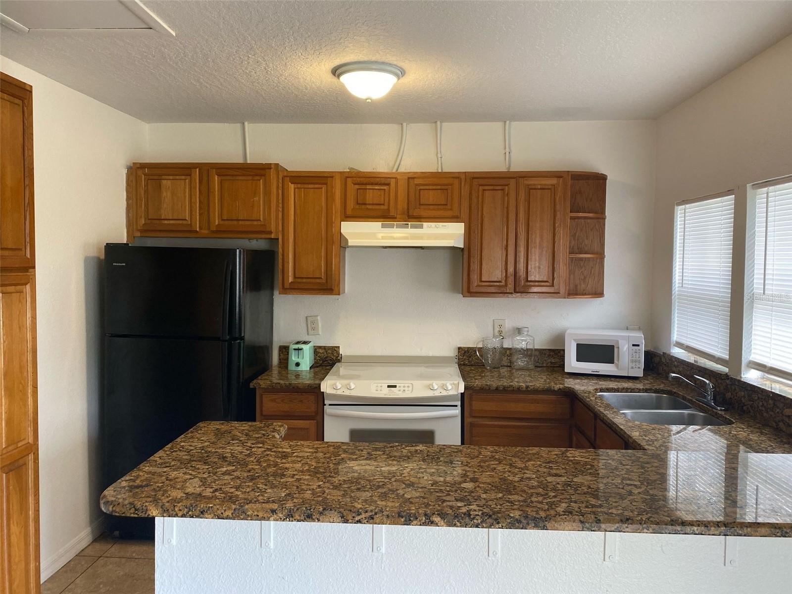 Image 2 of 6 For 1001 Kaley Avenue B