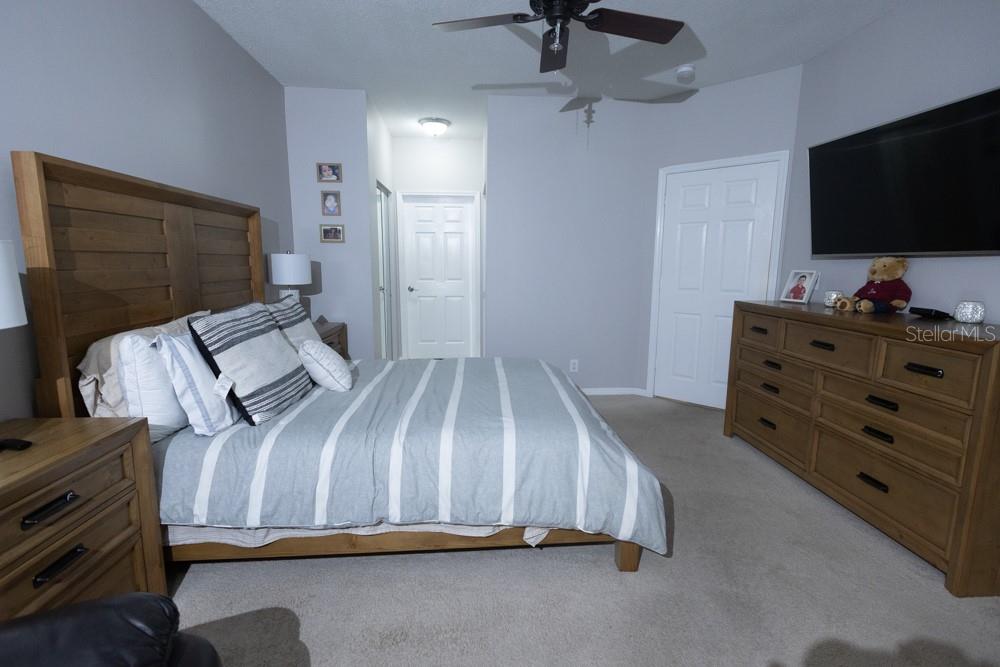 Image 12 of 82 For 1033 42nd Terrace