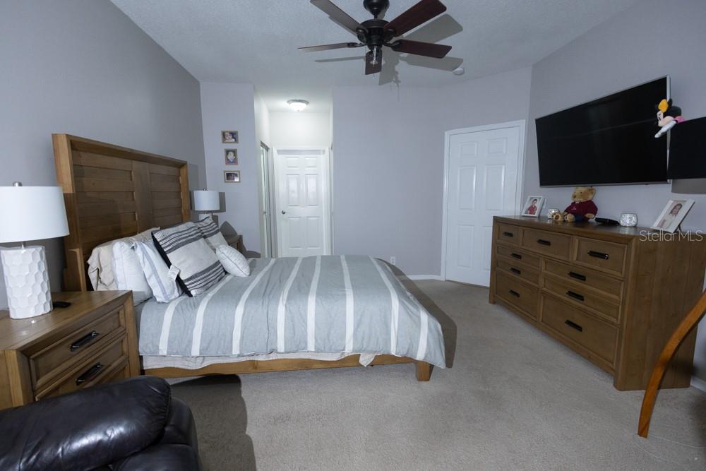 Image 13 of 82 For 1033 42nd Terrace