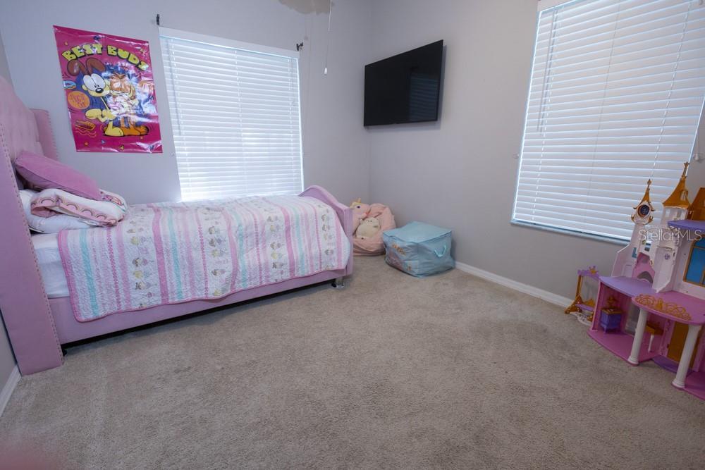 Image 21 of 82 For 1033 42nd Terrace