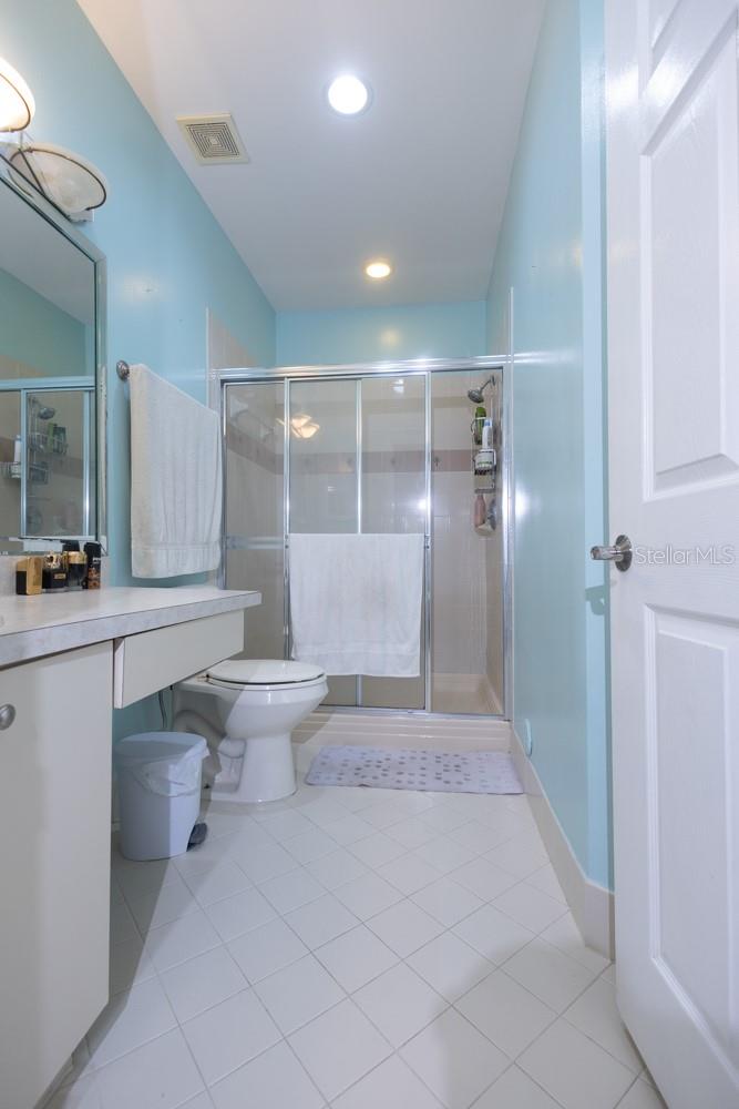 Image 33 of 82 For 1033 42nd Terrace