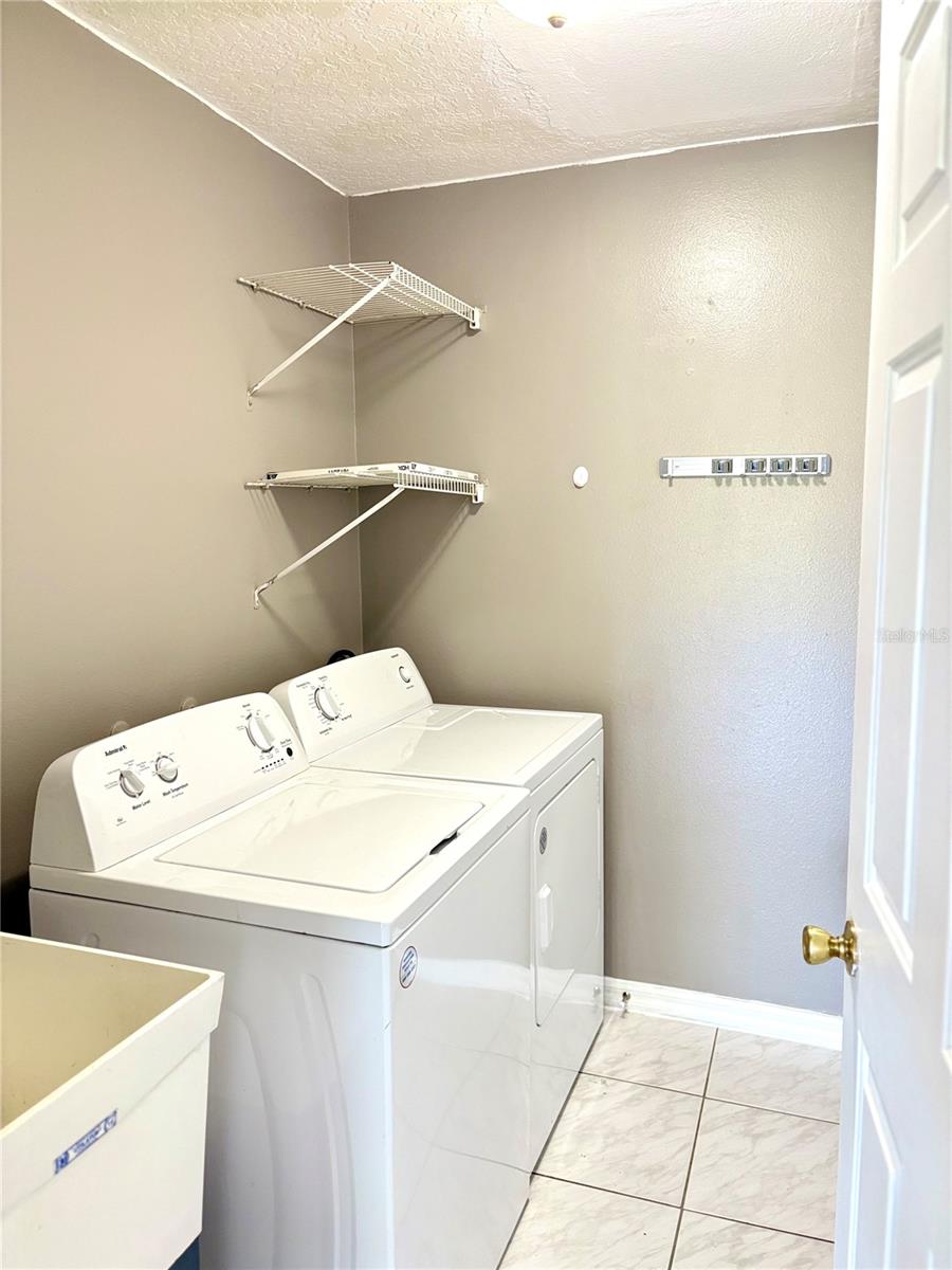 Image 10 of 89 For 3170 Victoria Drive