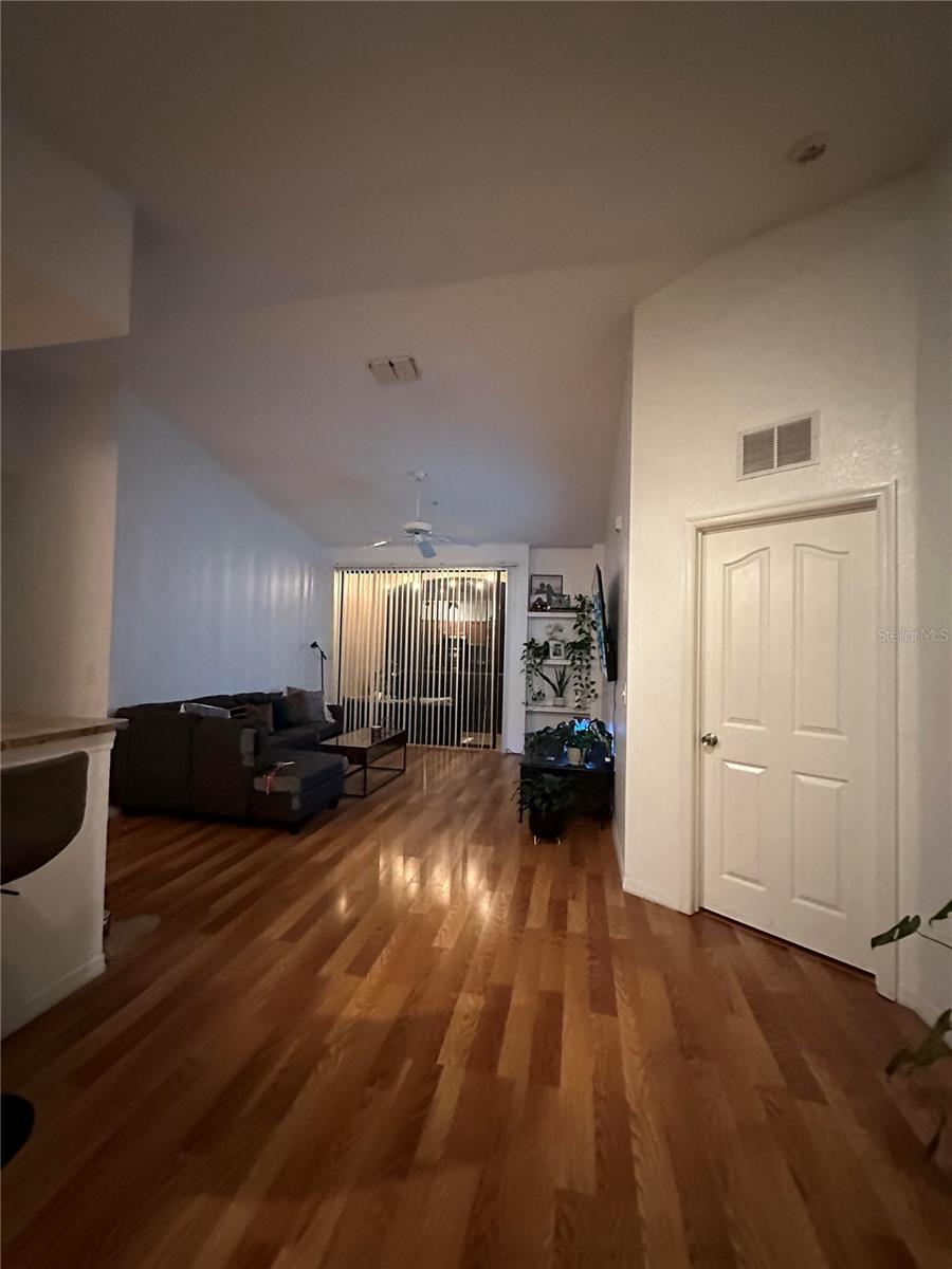 Image 16 of 42 For 6141 Metrowest Boulevard 303