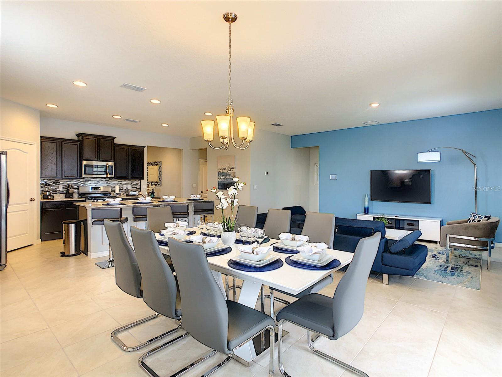 Image 13 of 68 For 8039 Oak Shadow Court