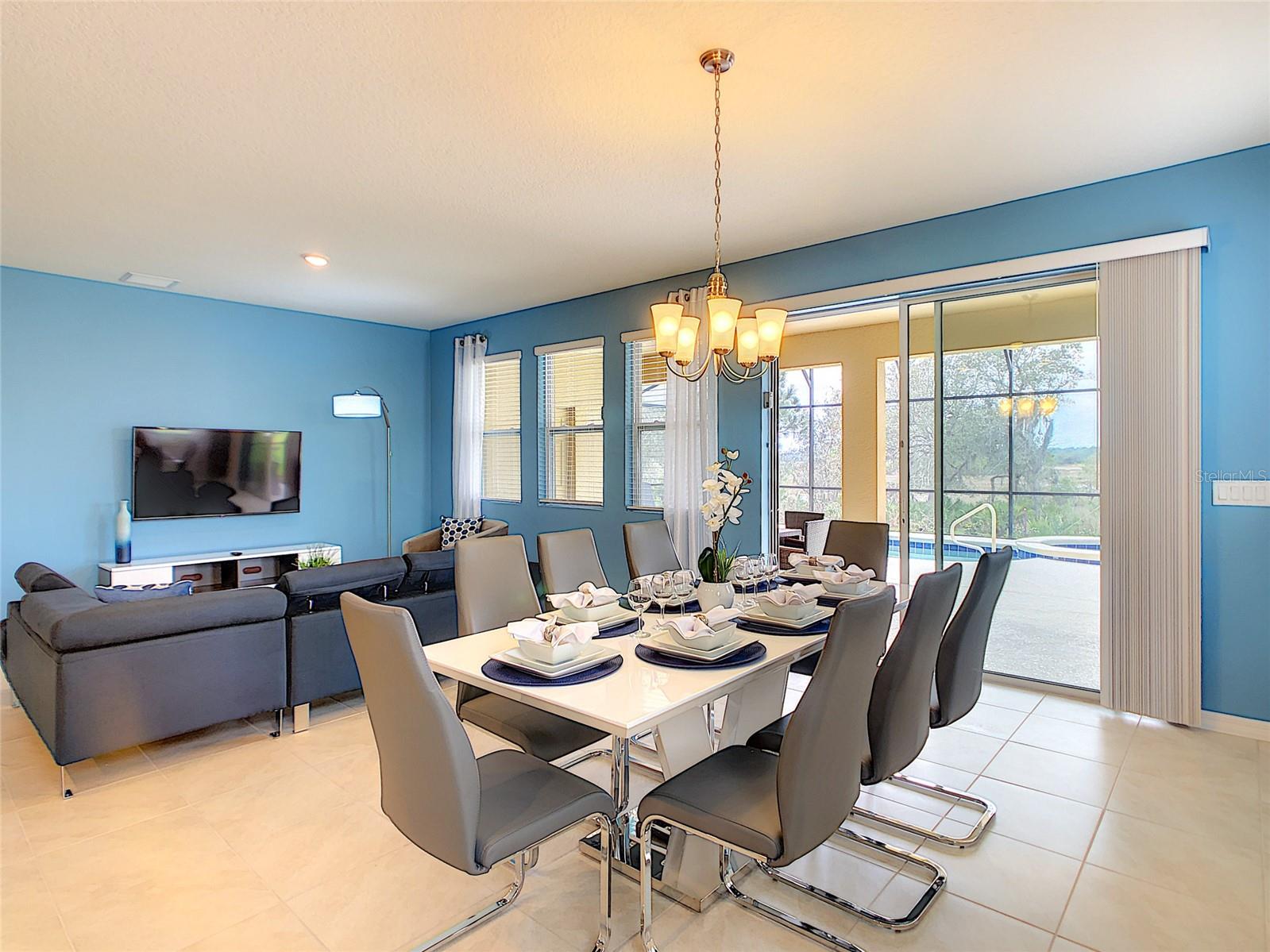 Image 16 of 68 For 8039 Oak Shadow Court