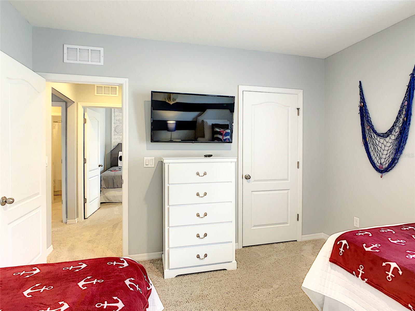 Image 49 of 68 For 8039 Oak Shadow Court