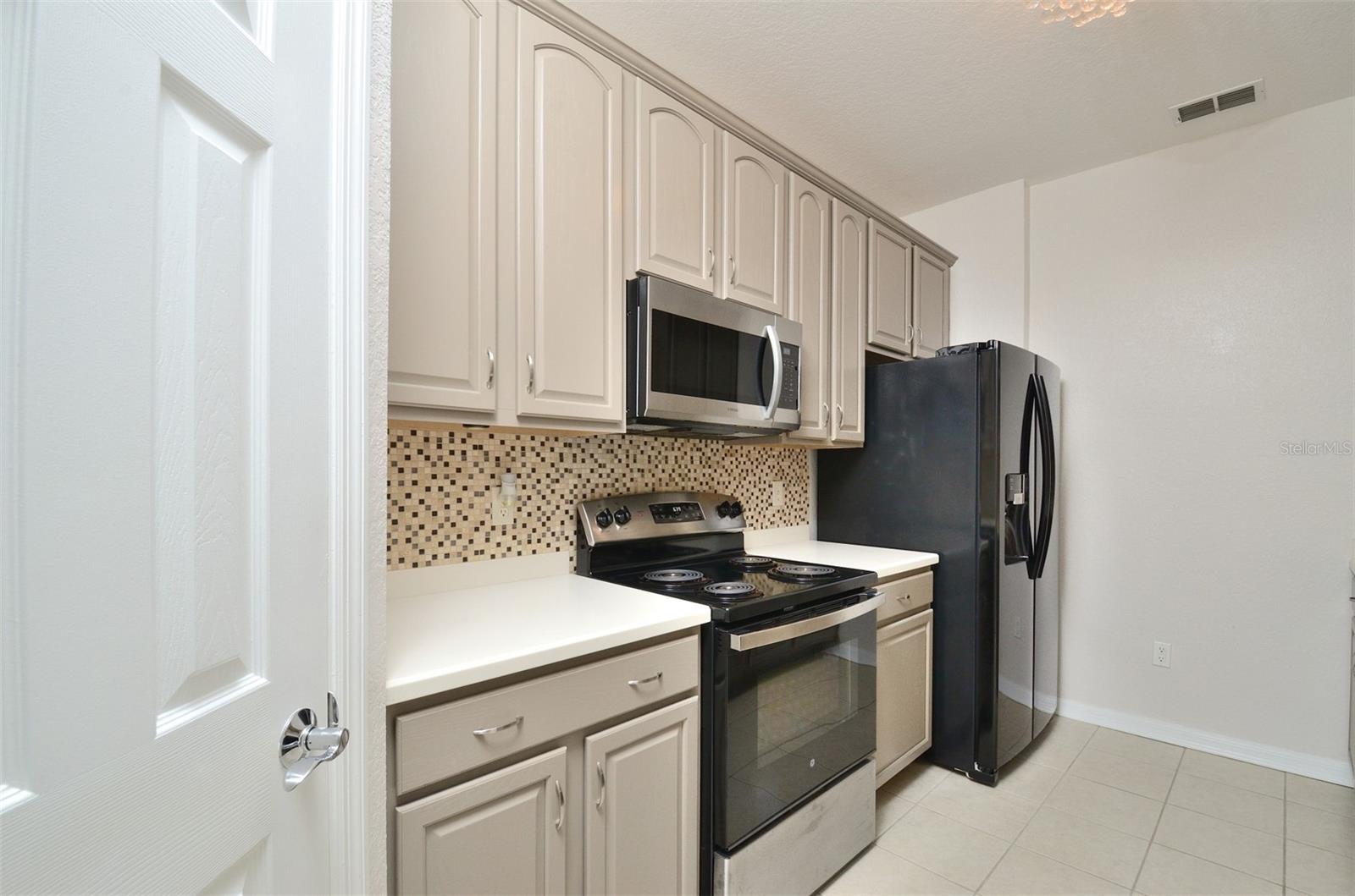 Image 13 of 38 For 1357 Venezia Court 202