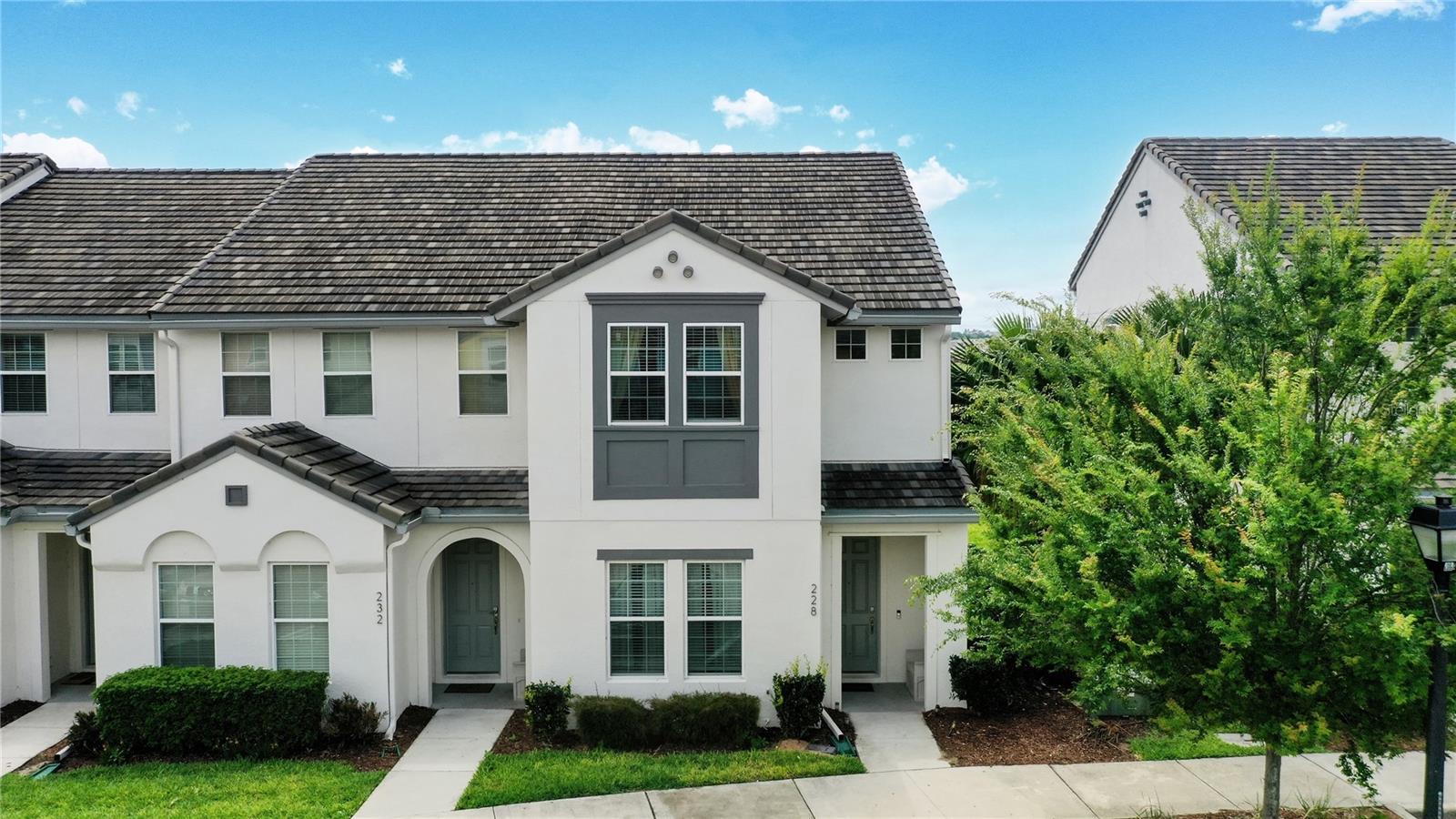 Image 2 of 33 For 228 Captiva Dr