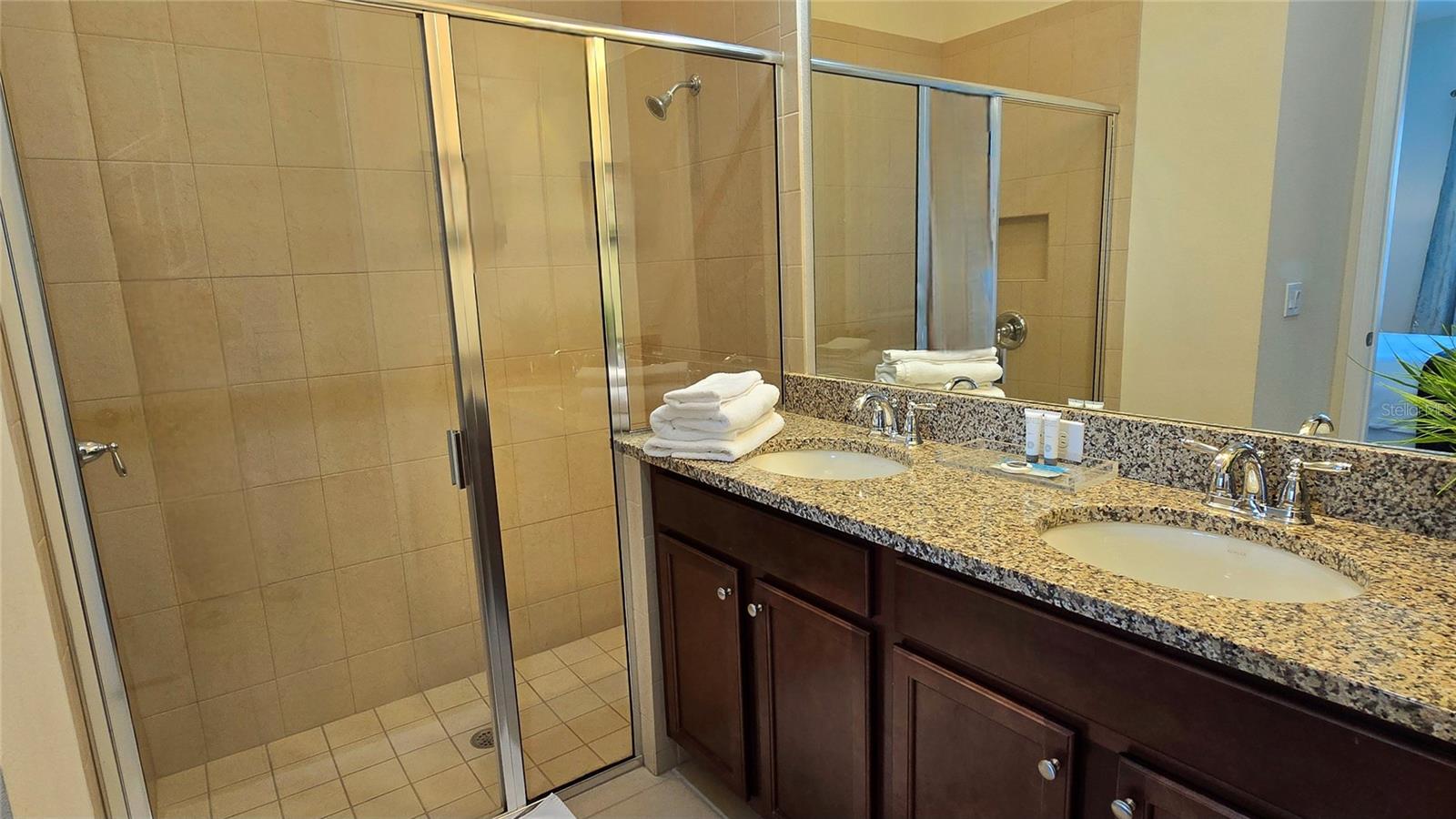 Image 6 of 33 For 228 Captiva Dr