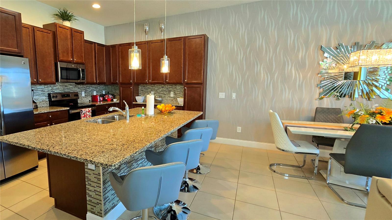 Image 7 of 33 For 228 Captiva Dr