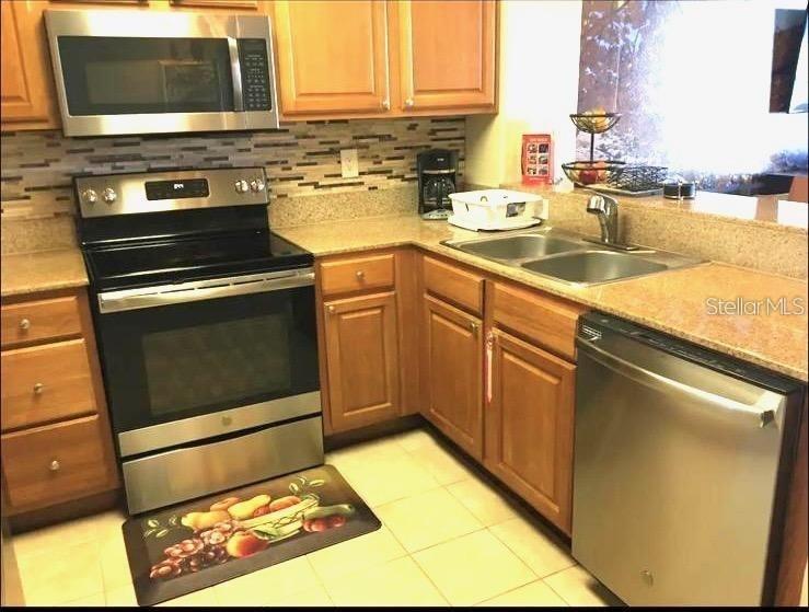 Image 6 of 9 For 13415 Blue Heron Beach Drive 304