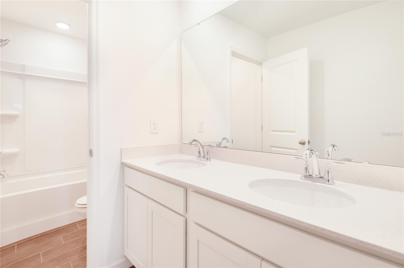 Image 11 of 16 For 824 Lake Dell Road