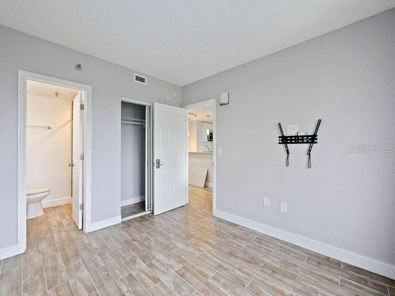 Image 8 of 31 For 6165 Carrier Drive 1603