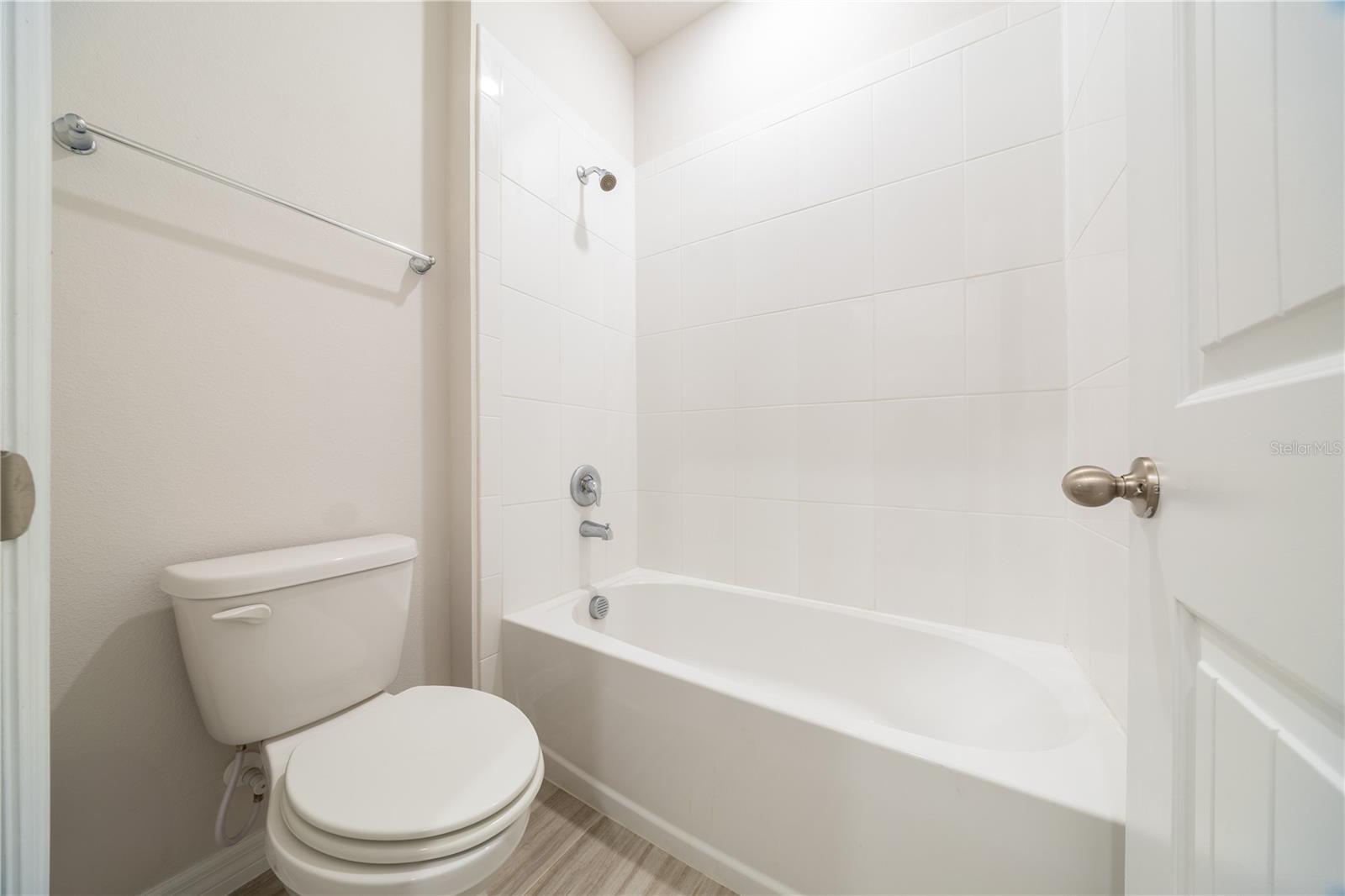 Image 11 of 39 For 348 Conway Avenue