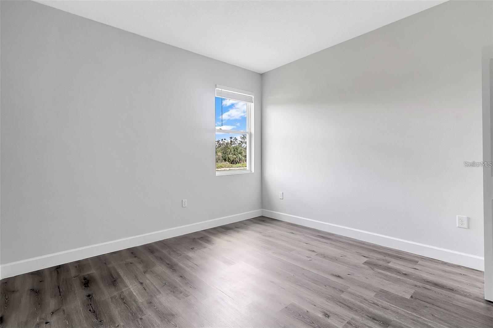 Image 11 of 15 For 10385 Port Everglades Street 10385