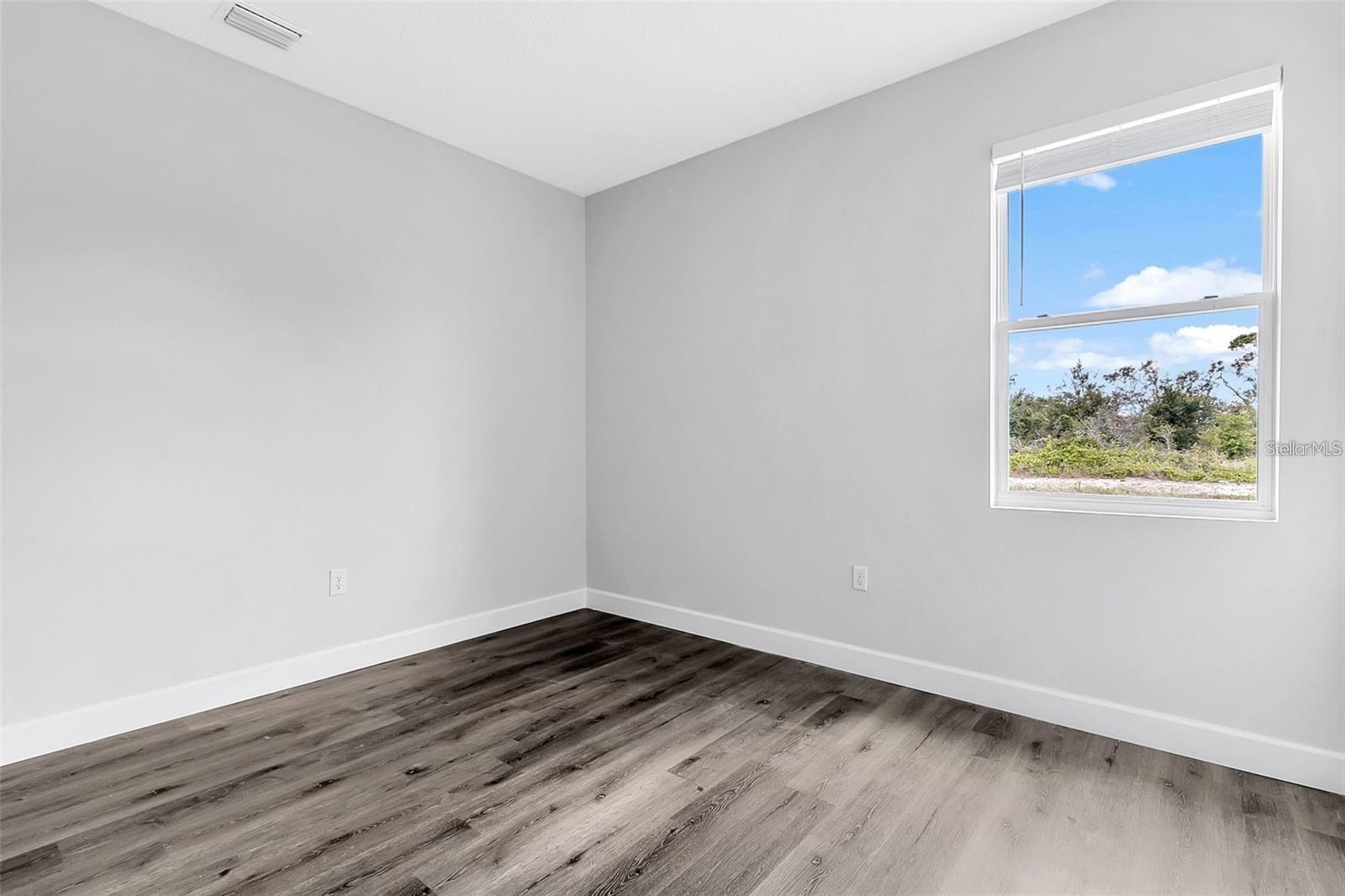 Image 13 of 15 For 10385 Port Everglades Street 10385