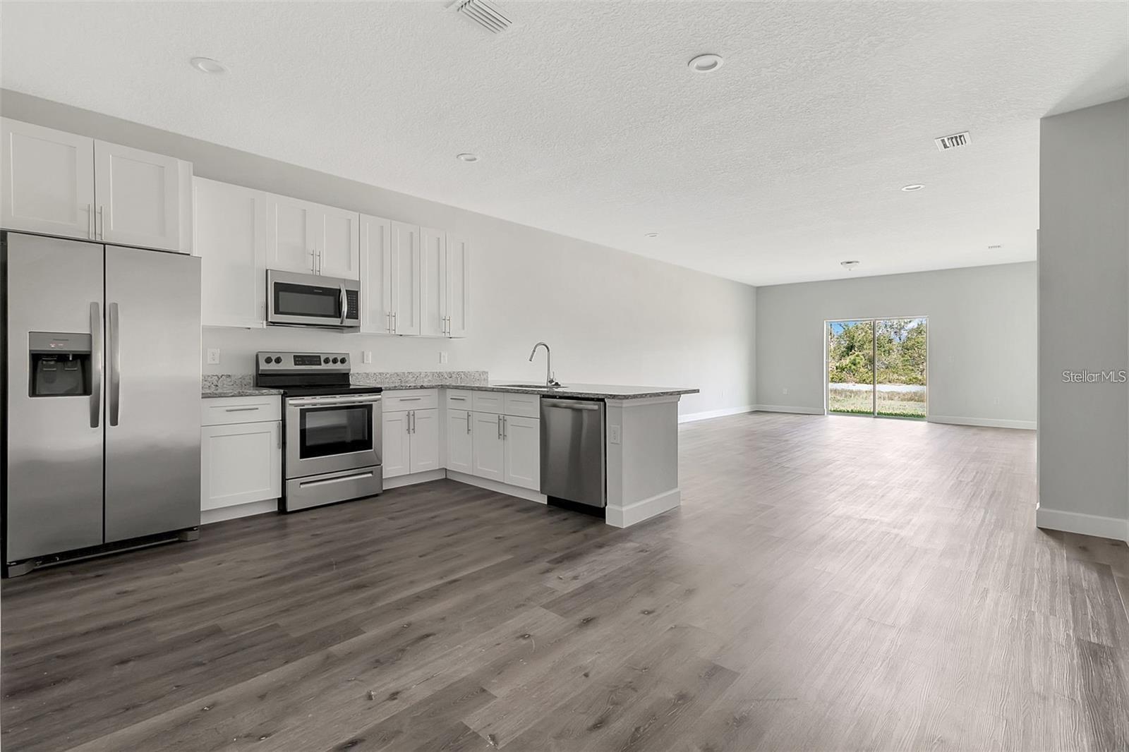 Image 3 of 15 For 10385 Port Everglades Street 10385