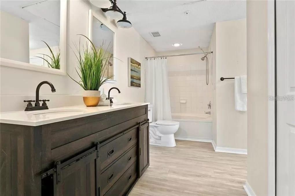 Image 18 of 20 For 1910 Palm Avenue 10107