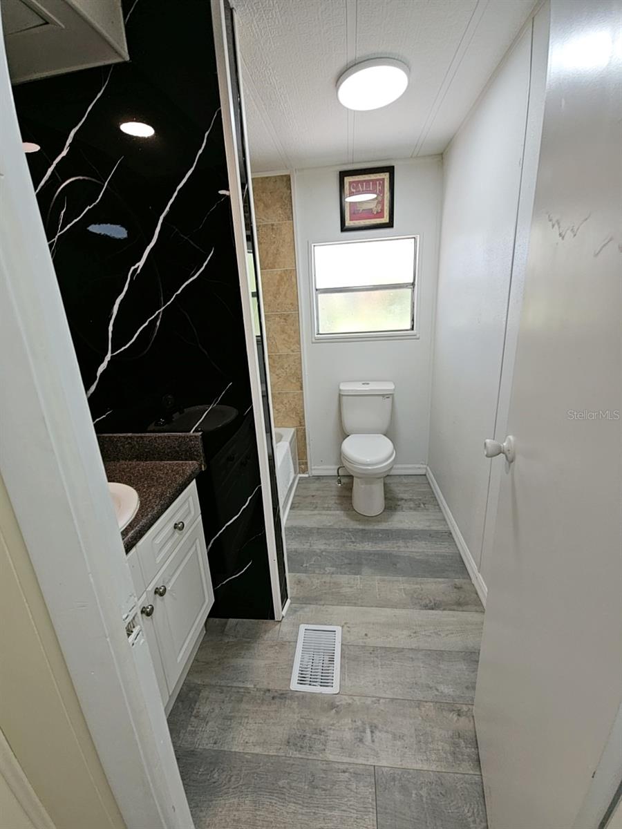 Image 14 of 39 For 636 4th Street