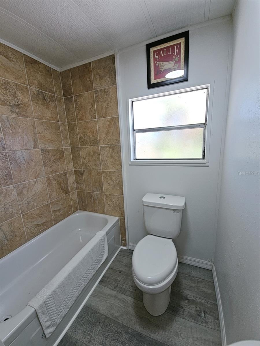 Image 16 of 39 For 636 4th Street