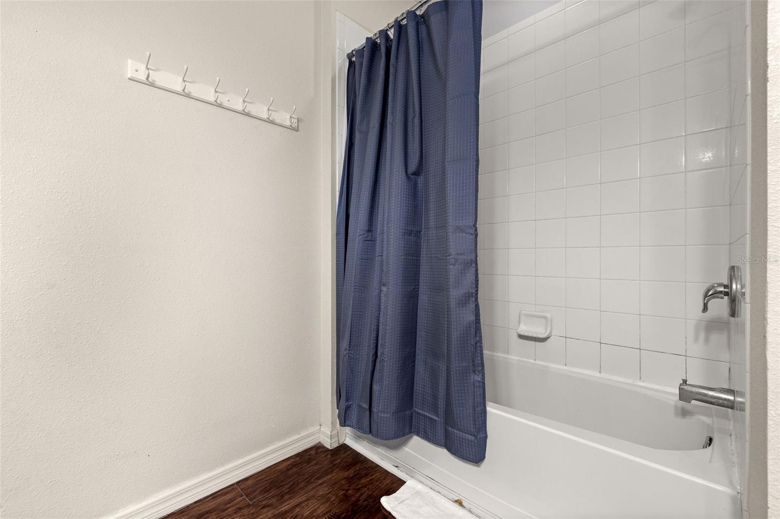 Image 30 of 63 For 2903 Edenshire Way 103