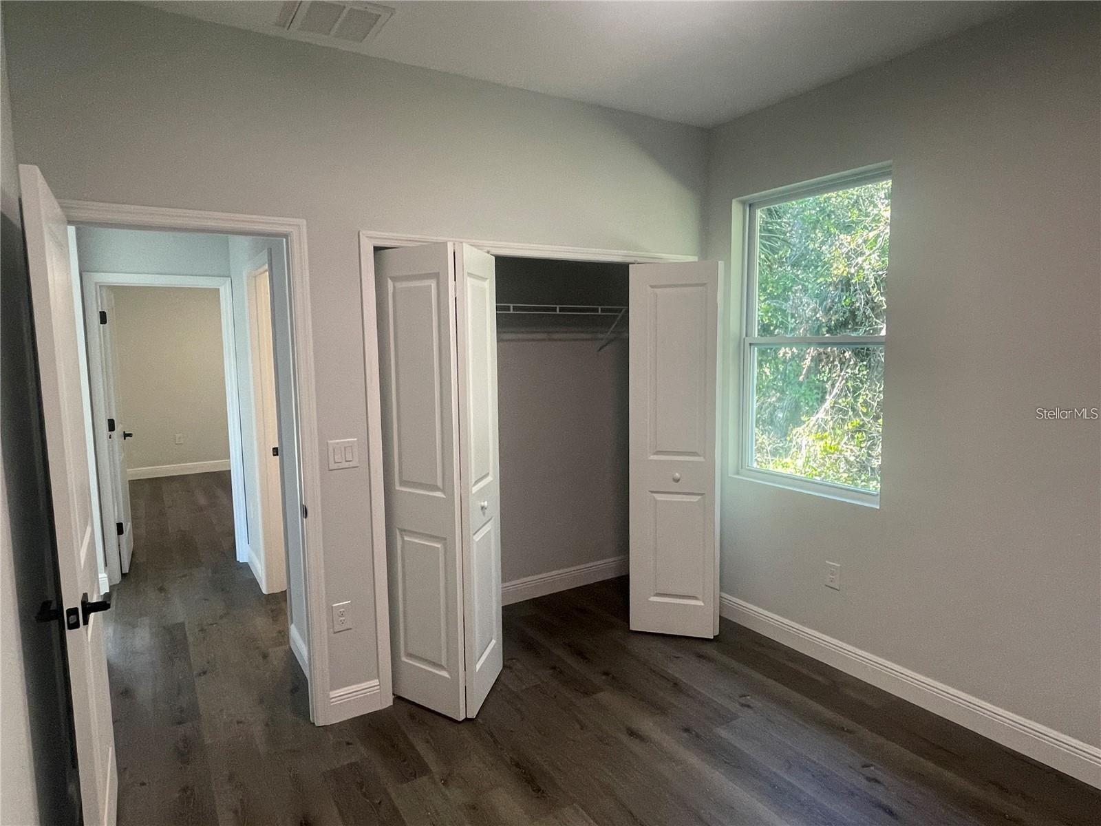 Image 11 of 16 For 12337 Gulfstream Boulevard