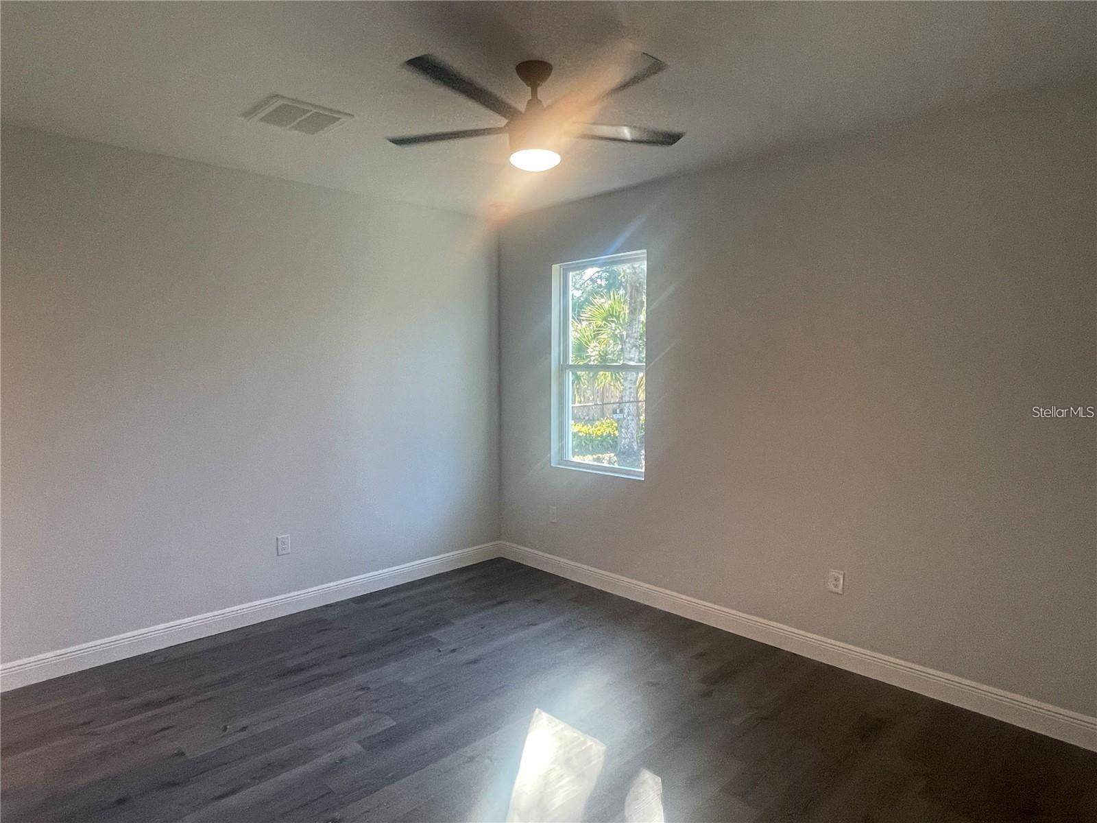 Image 12 of 16 For 12337 Gulfstream Boulevard