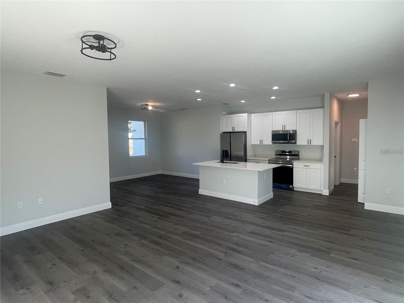 Image 4 of 16 For 12337 Gulfstream Boulevard