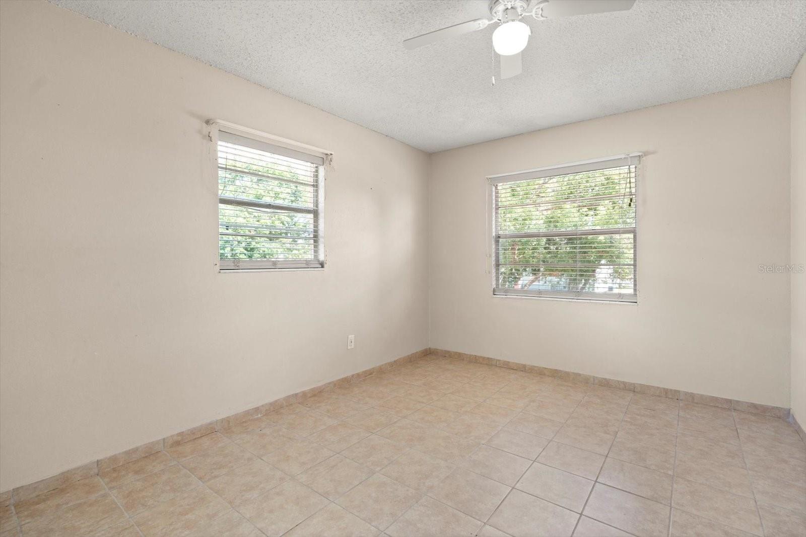Image 11 of 17 For 704 Michigan Court 4