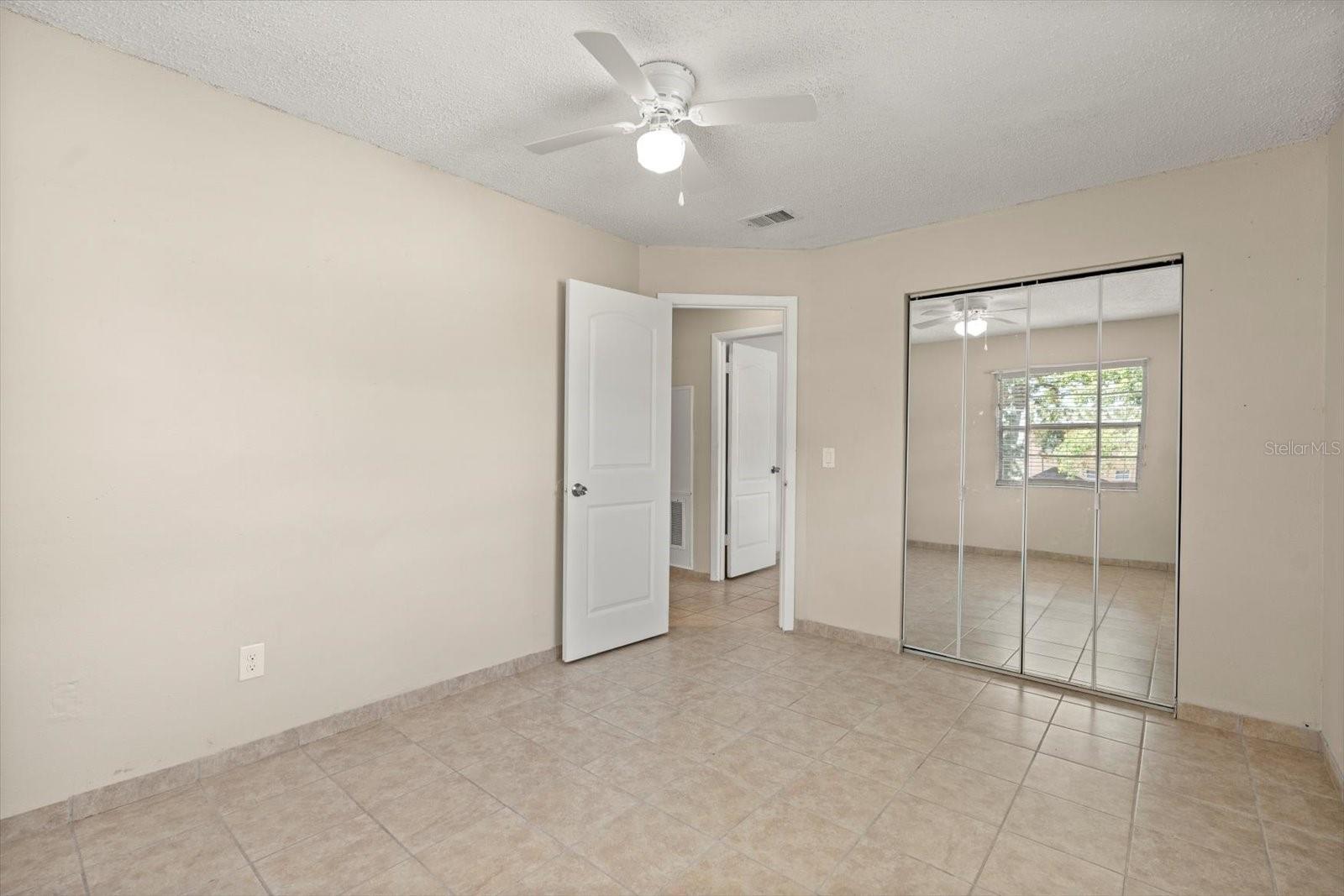Image 12 of 17 For 704 Michigan Court 4