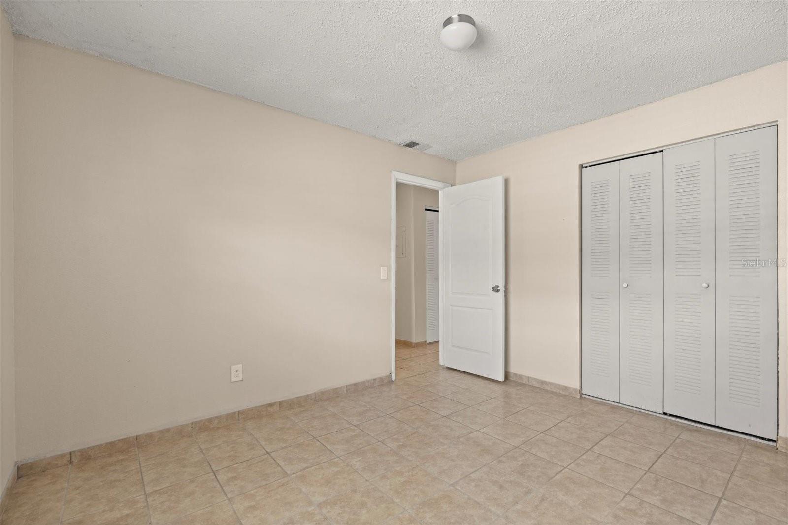 Image 9 of 17 For 704 Michigan Court 4