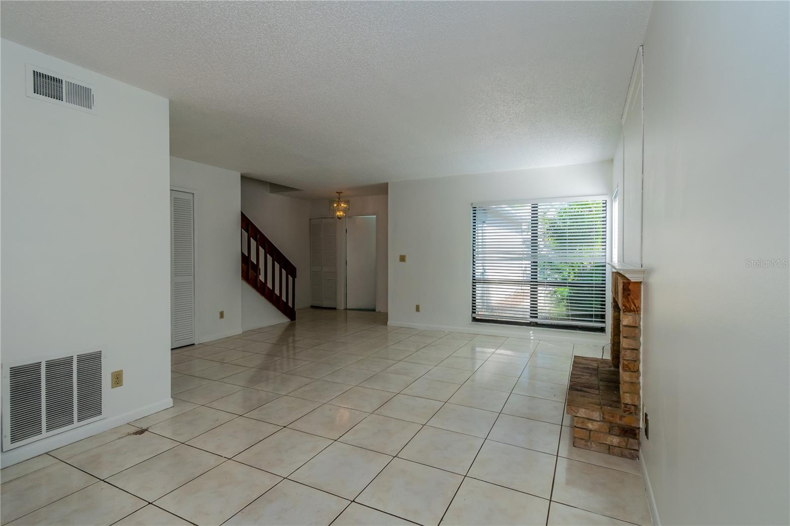 Image 4 of 10 For 824 Park Lake Place 824