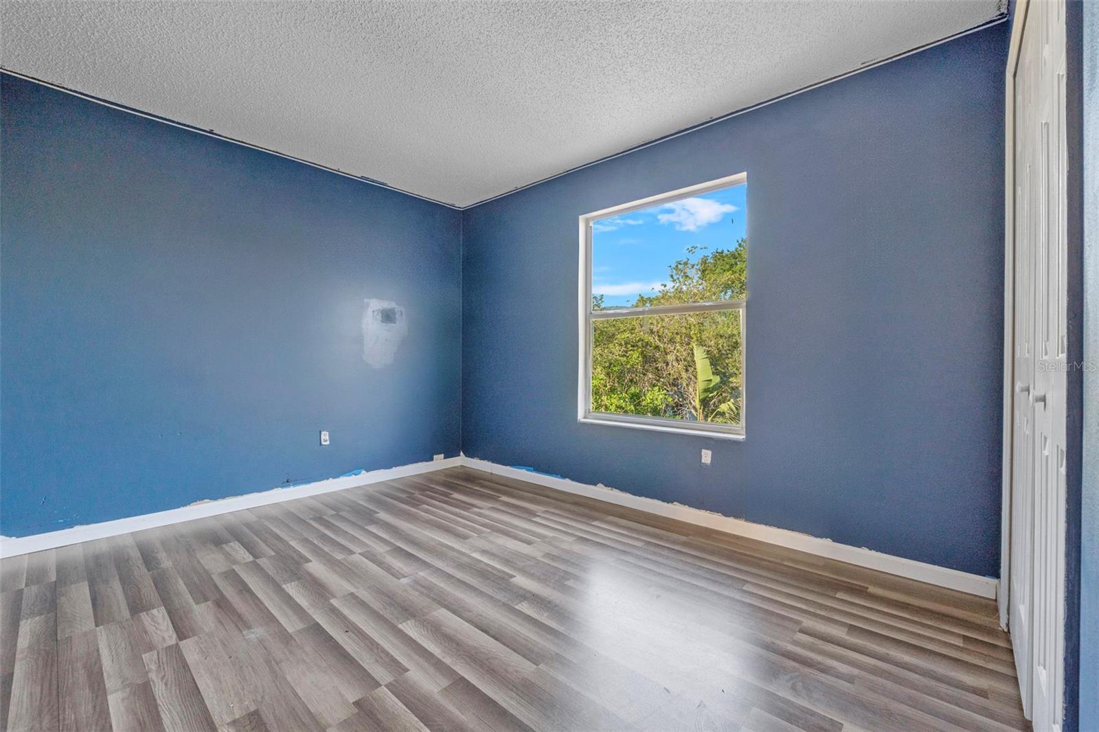 Image 19 of 29 For 638 Kangaroo Drive