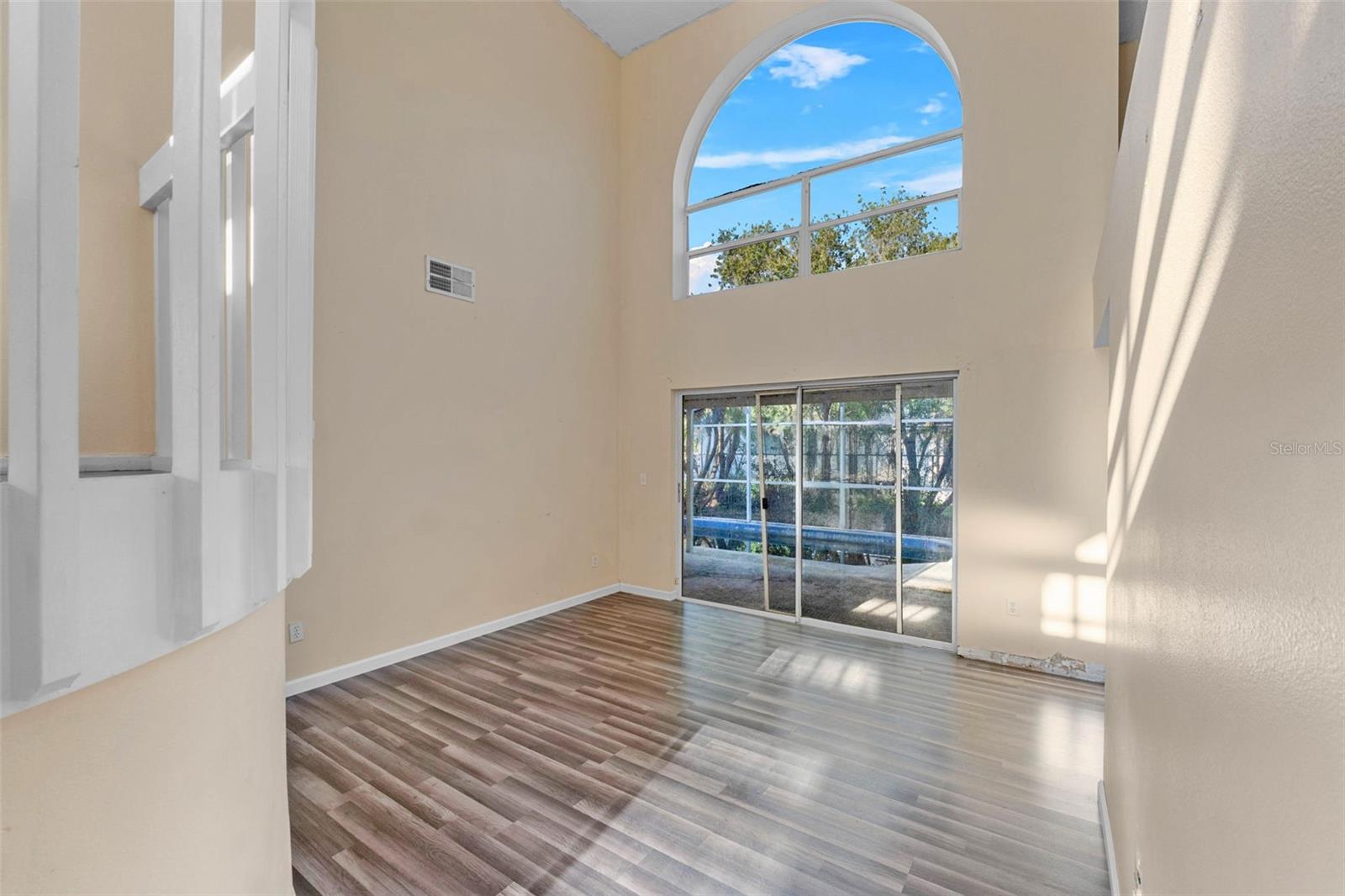 Image 4 of 29 For 638 Kangaroo Drive