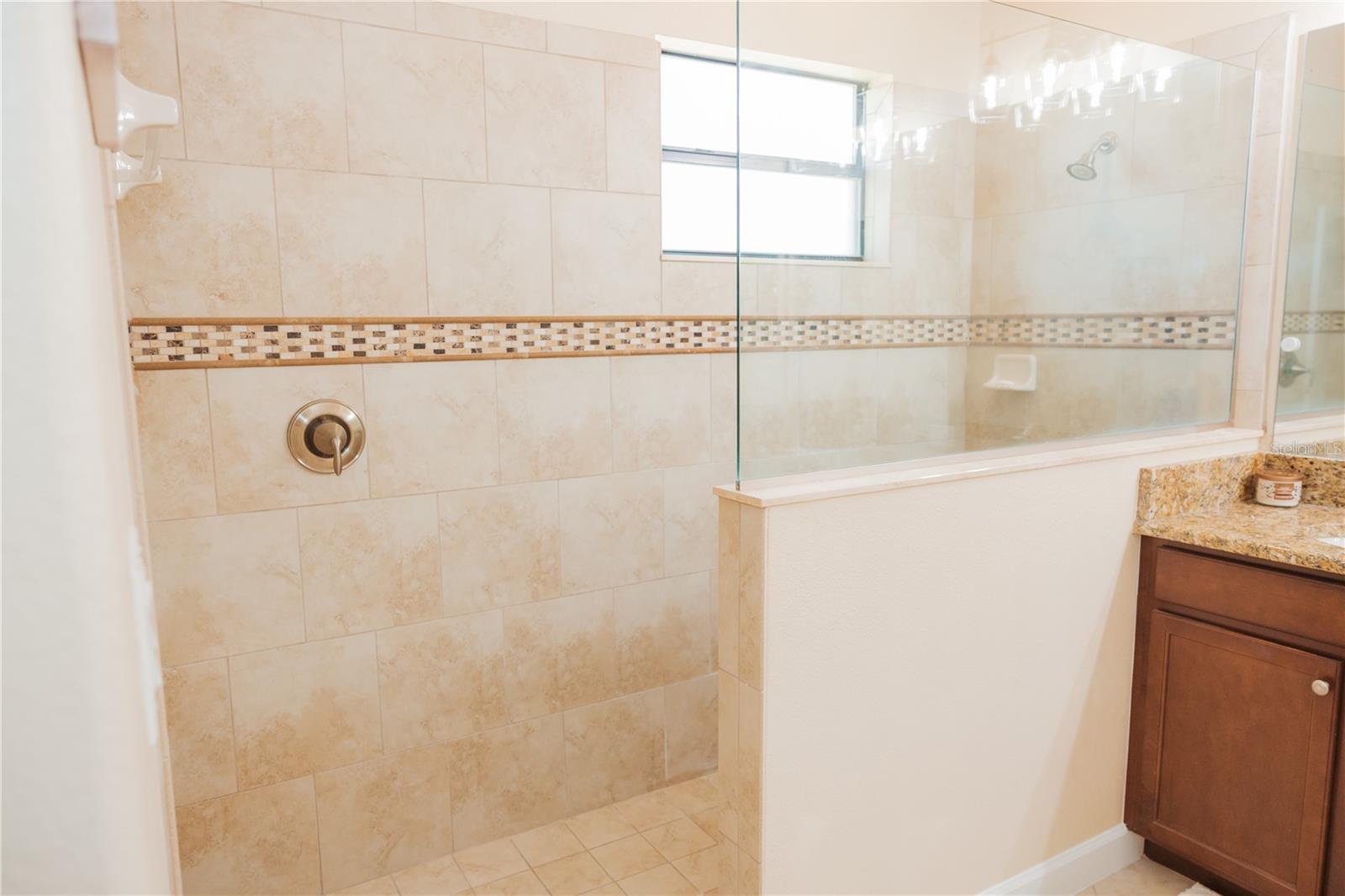 Image 25 of 40 For 1302 Moss Creek Lane