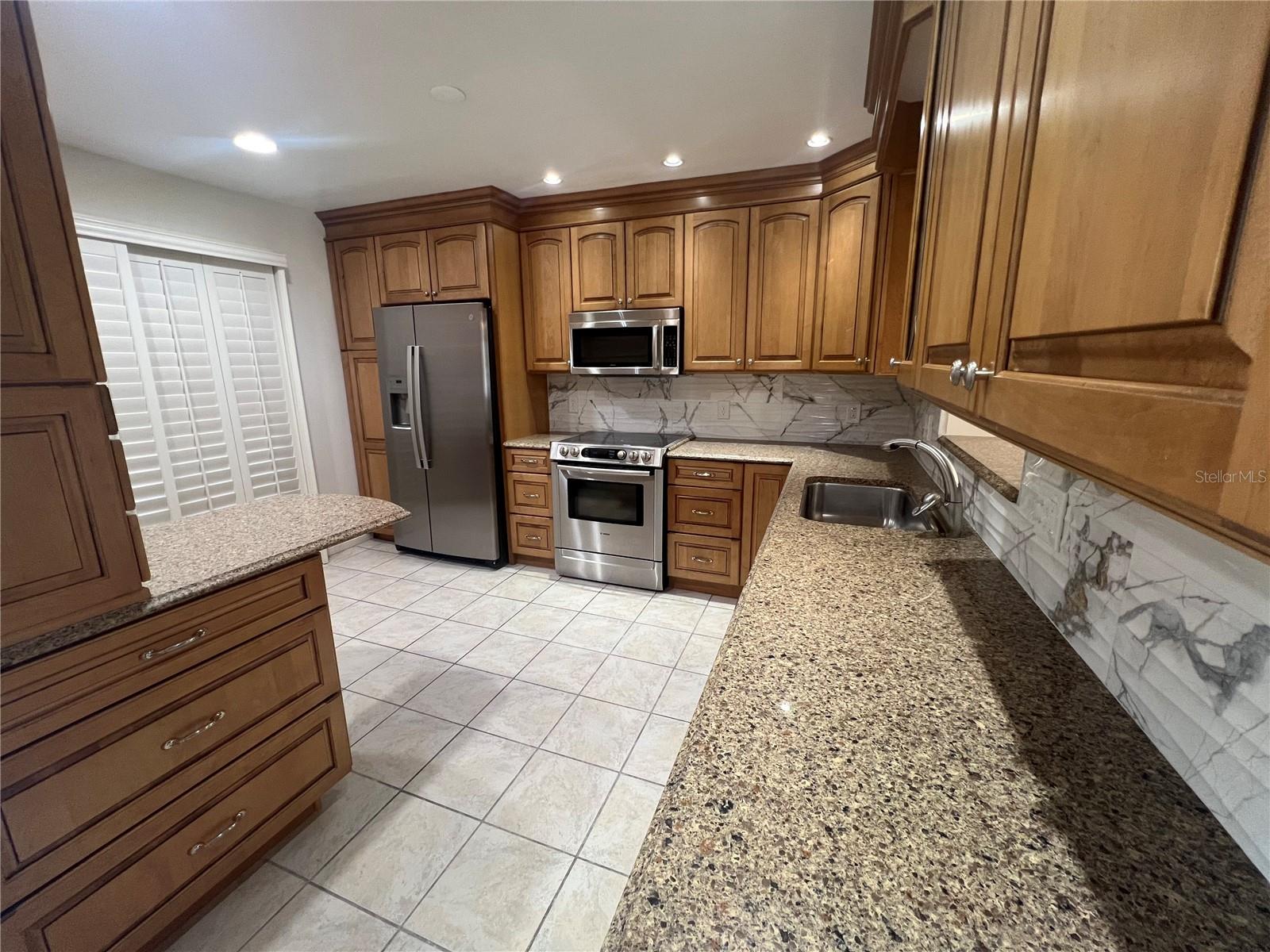 Image 3 of 21 For 664 Lake Villas Drive