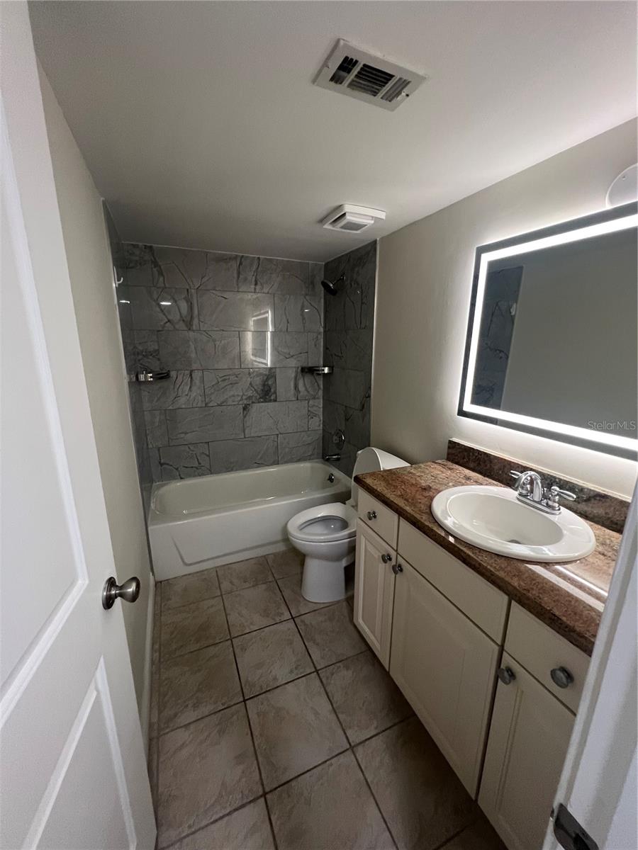 Image 9 of 21 For 664 Lake Villas Drive